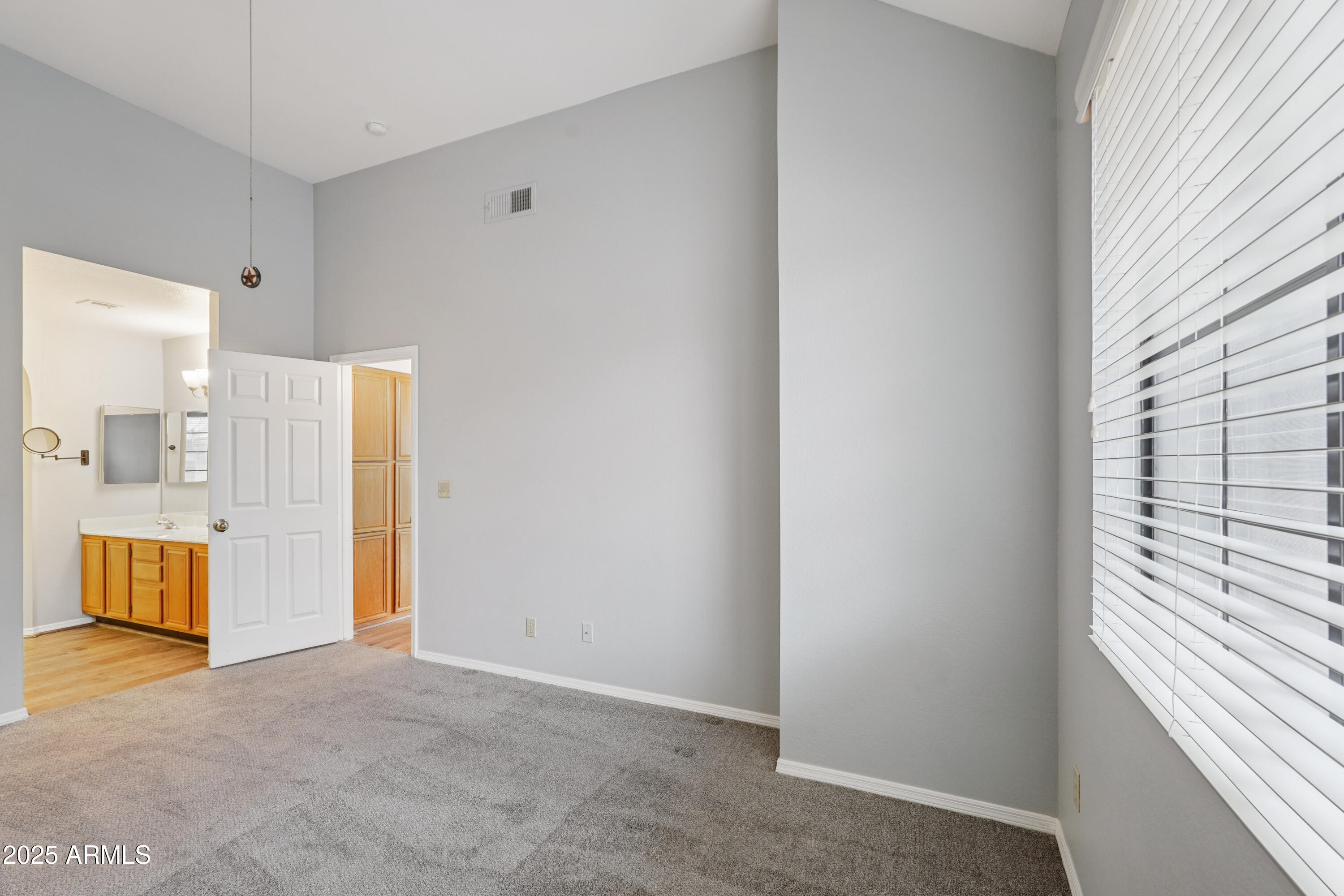 1001 N PASADENA Street, 160