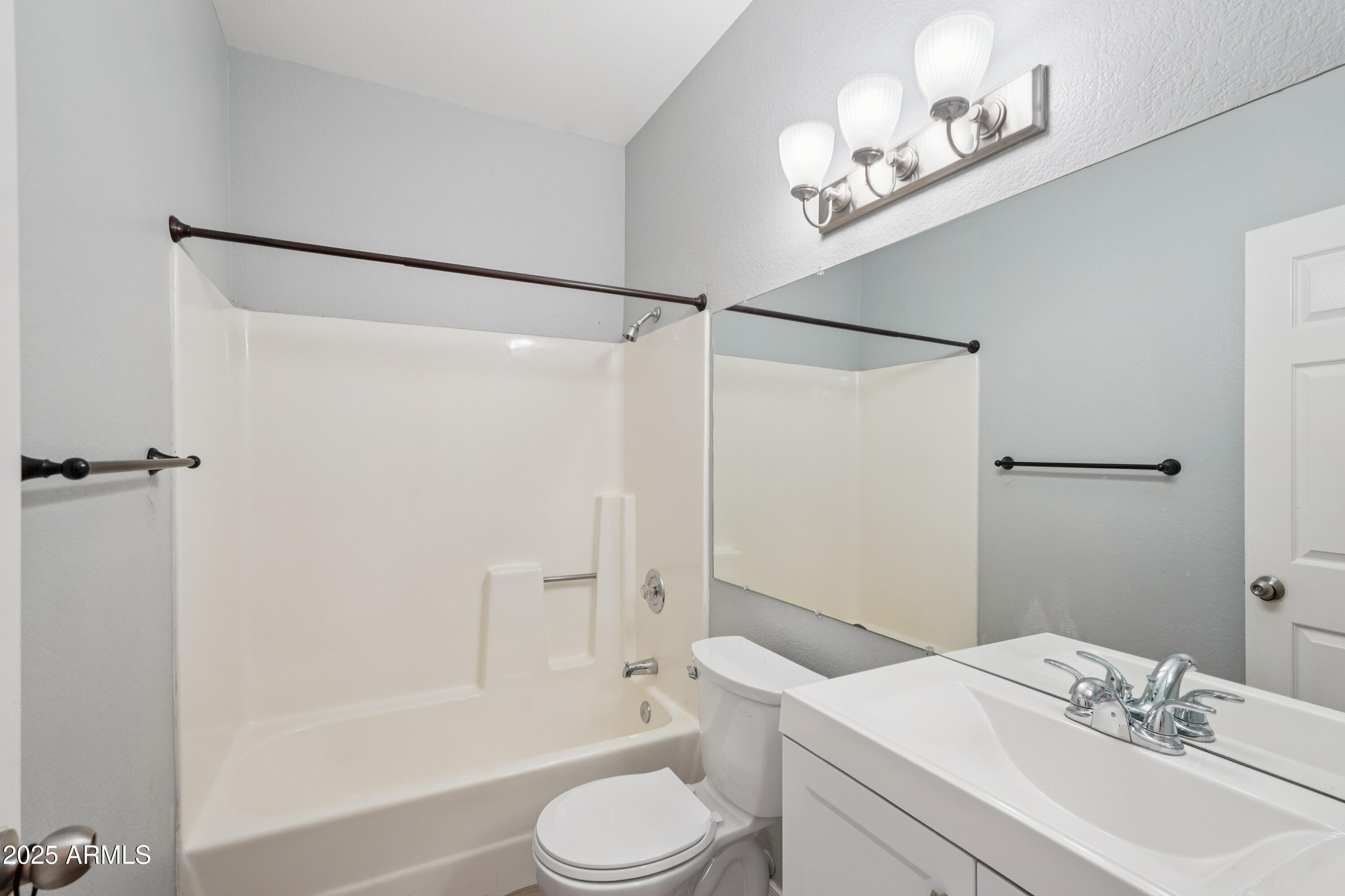 1001 N PASADENA Street, 160