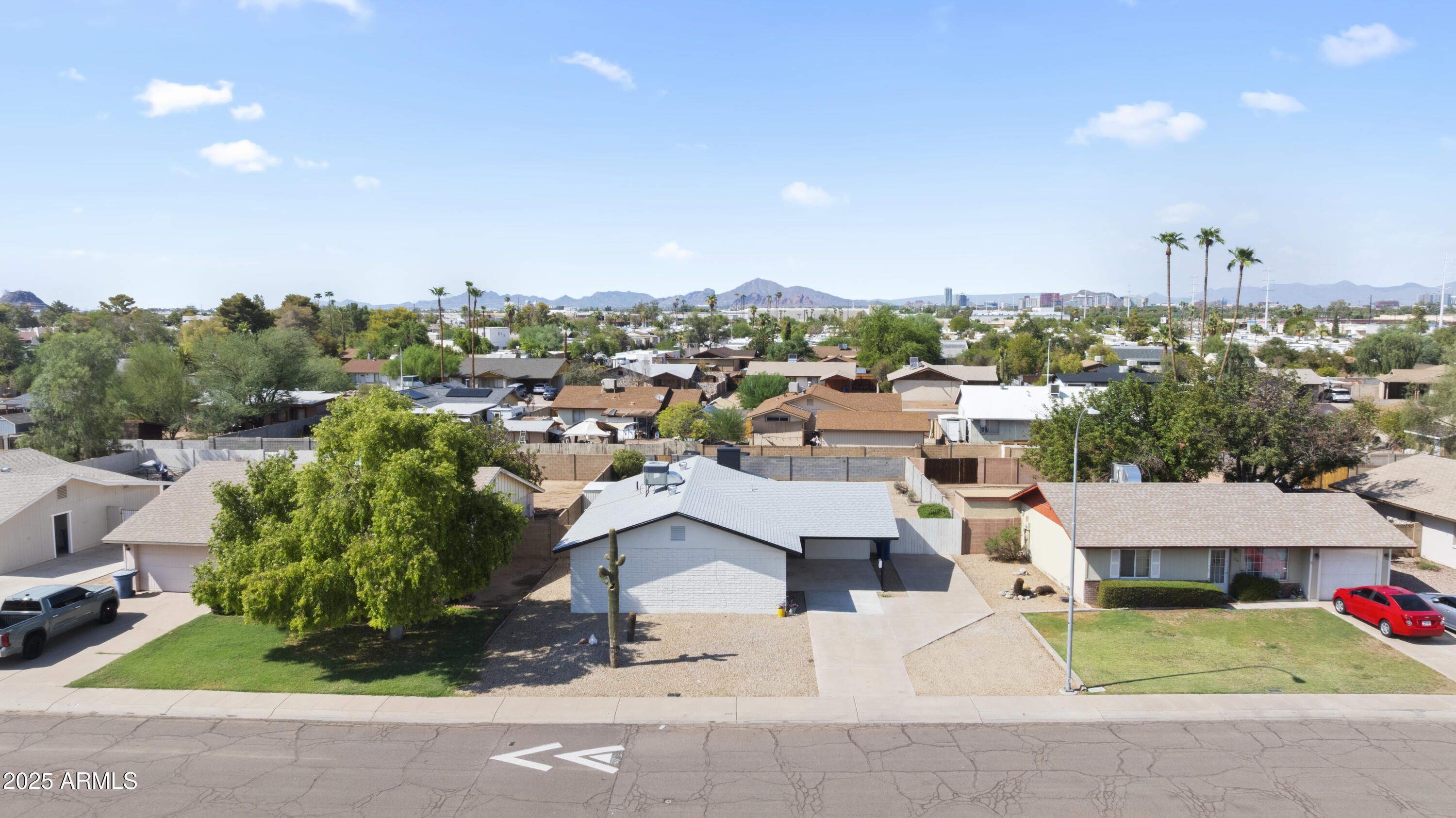 414 W SANTA CRUZ Drive