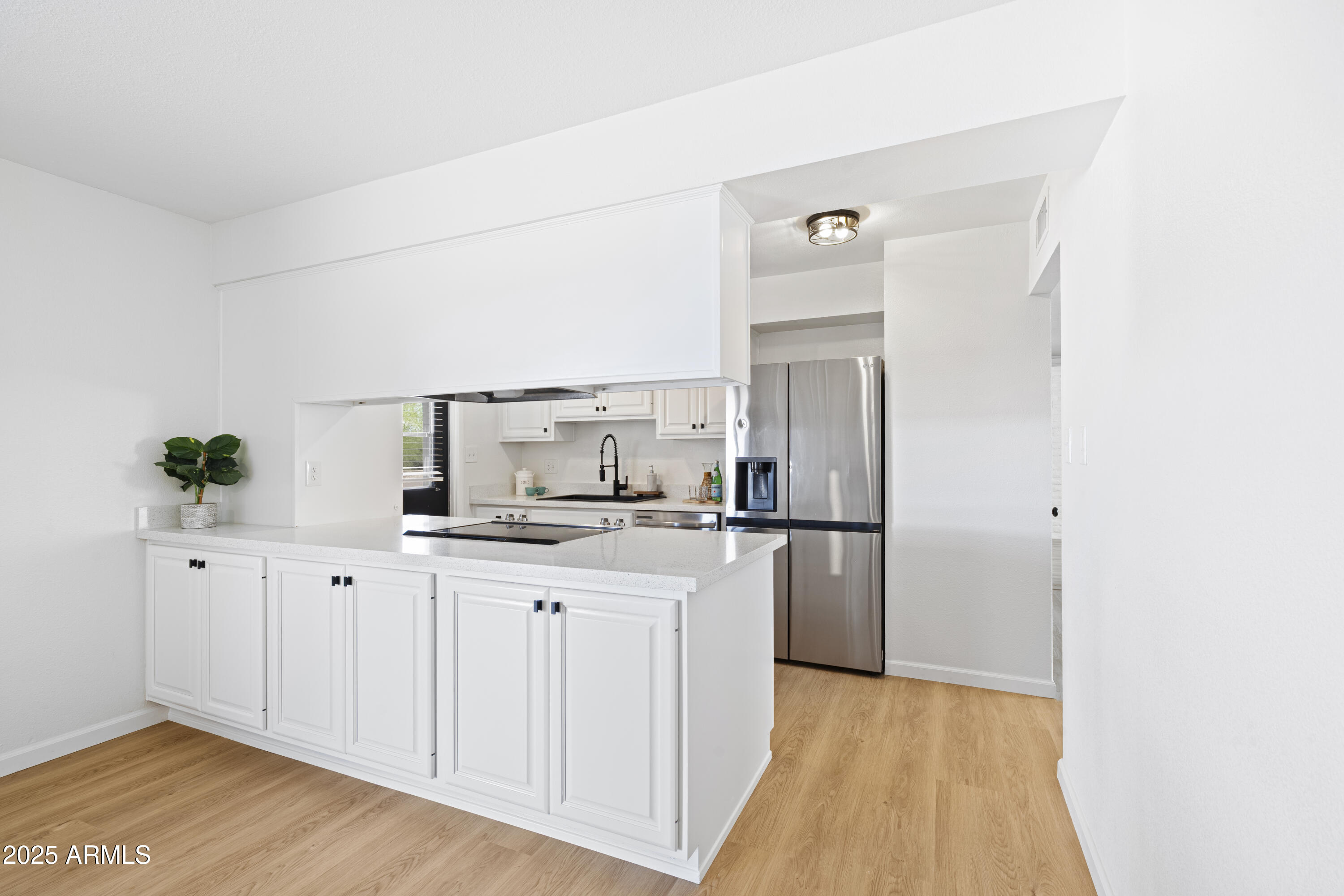 414 W SANTA CRUZ Drive