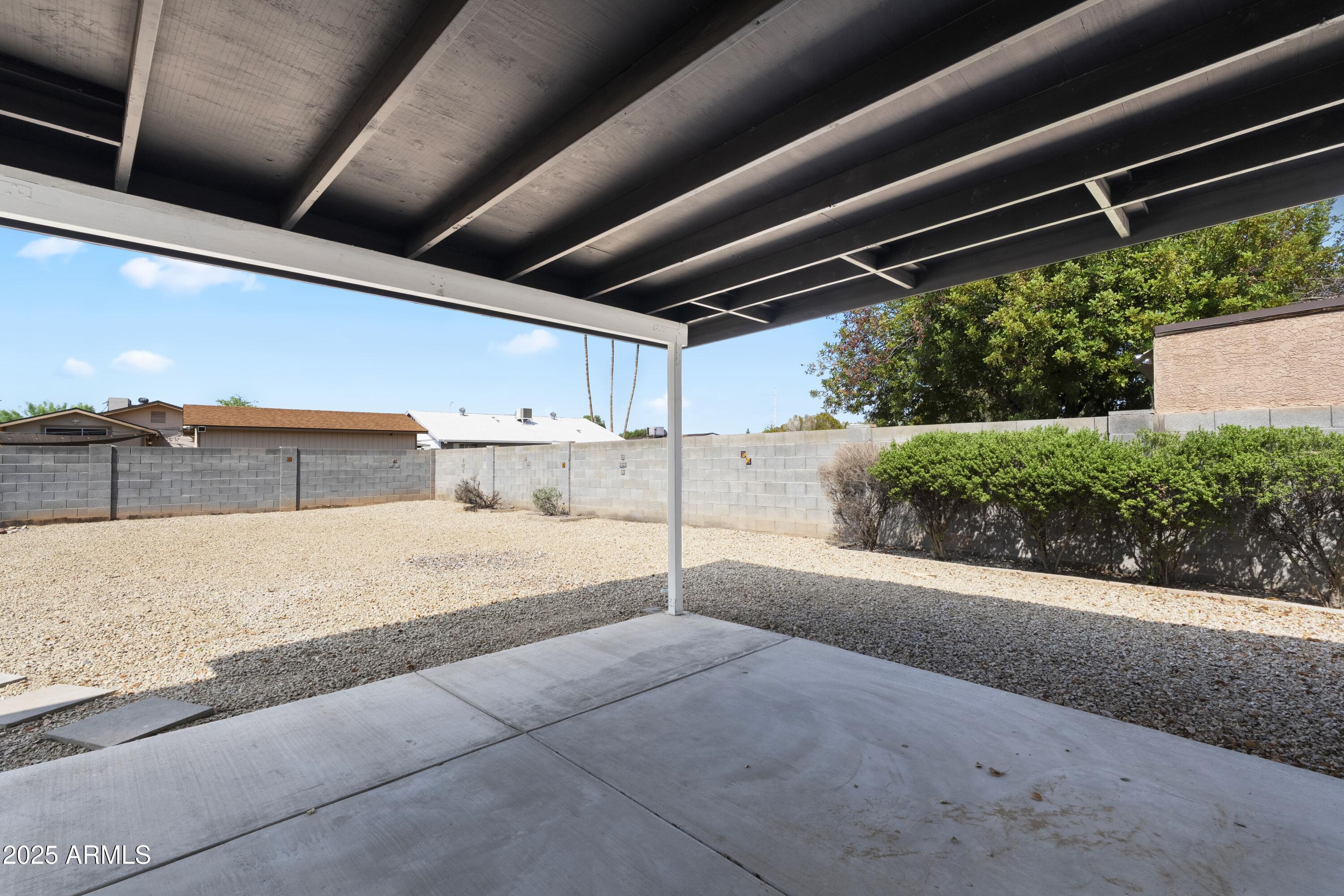 414 W SANTA CRUZ Drive