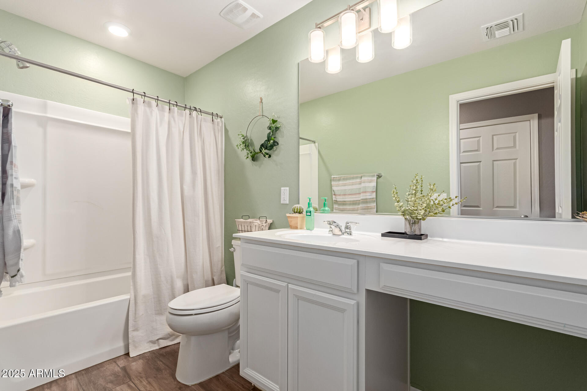 12656 W MIDWAY Avenue