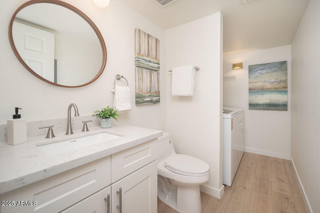 3511 E BASELINE Road, 1235