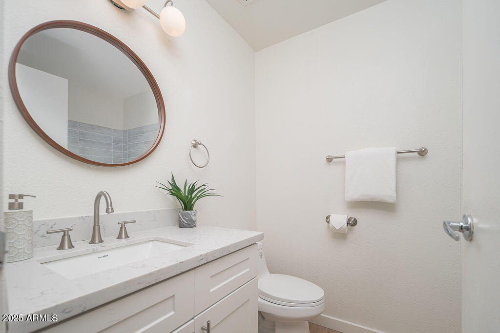 3511 E BASELINE Road, 1235