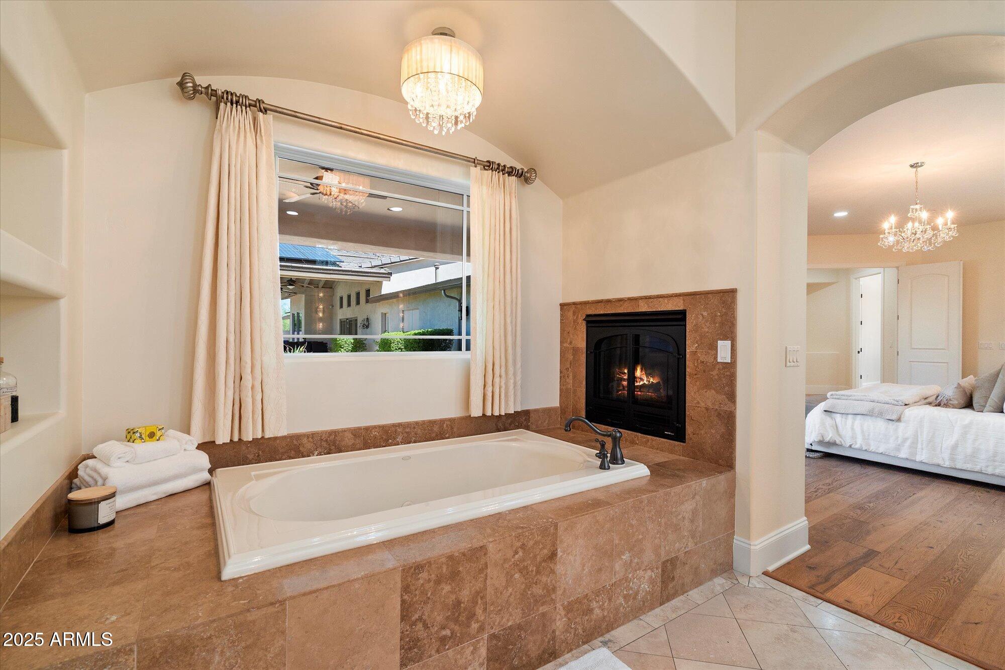 10050 N 58TH Place