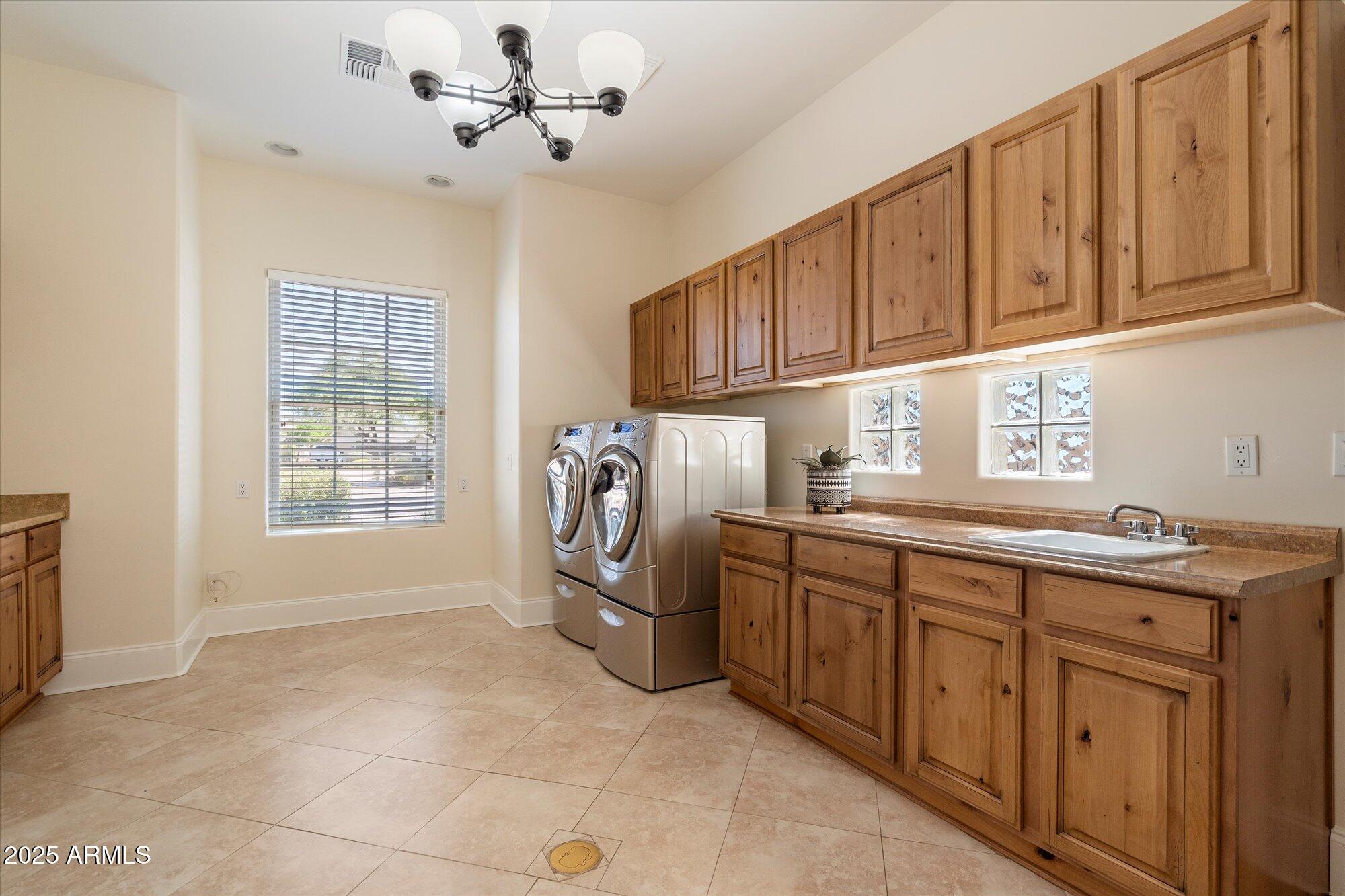 10050 N 58TH Place