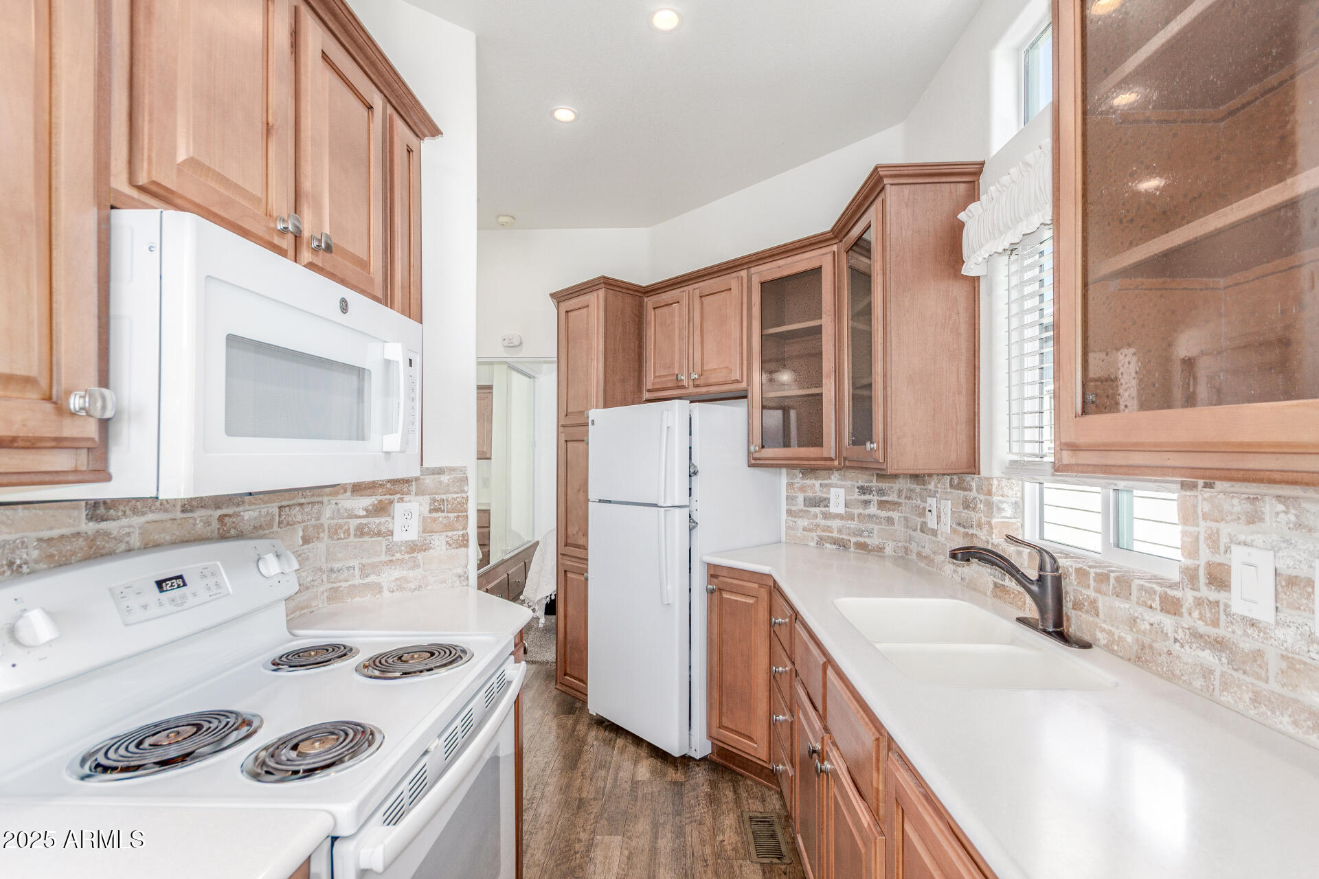 111 S GREENFIELD Road, 163