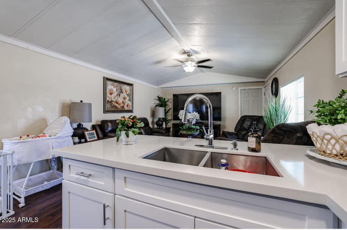 12727 W Glendale Avenue Unit: 106