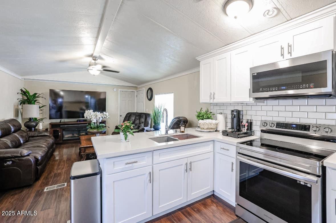 12727 W Glendale Avenue Unit: 106