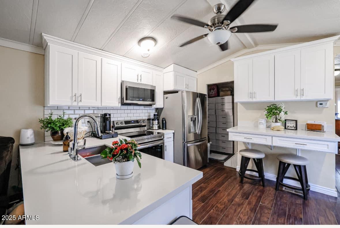 12727 W Glendale Avenue Unit: 106