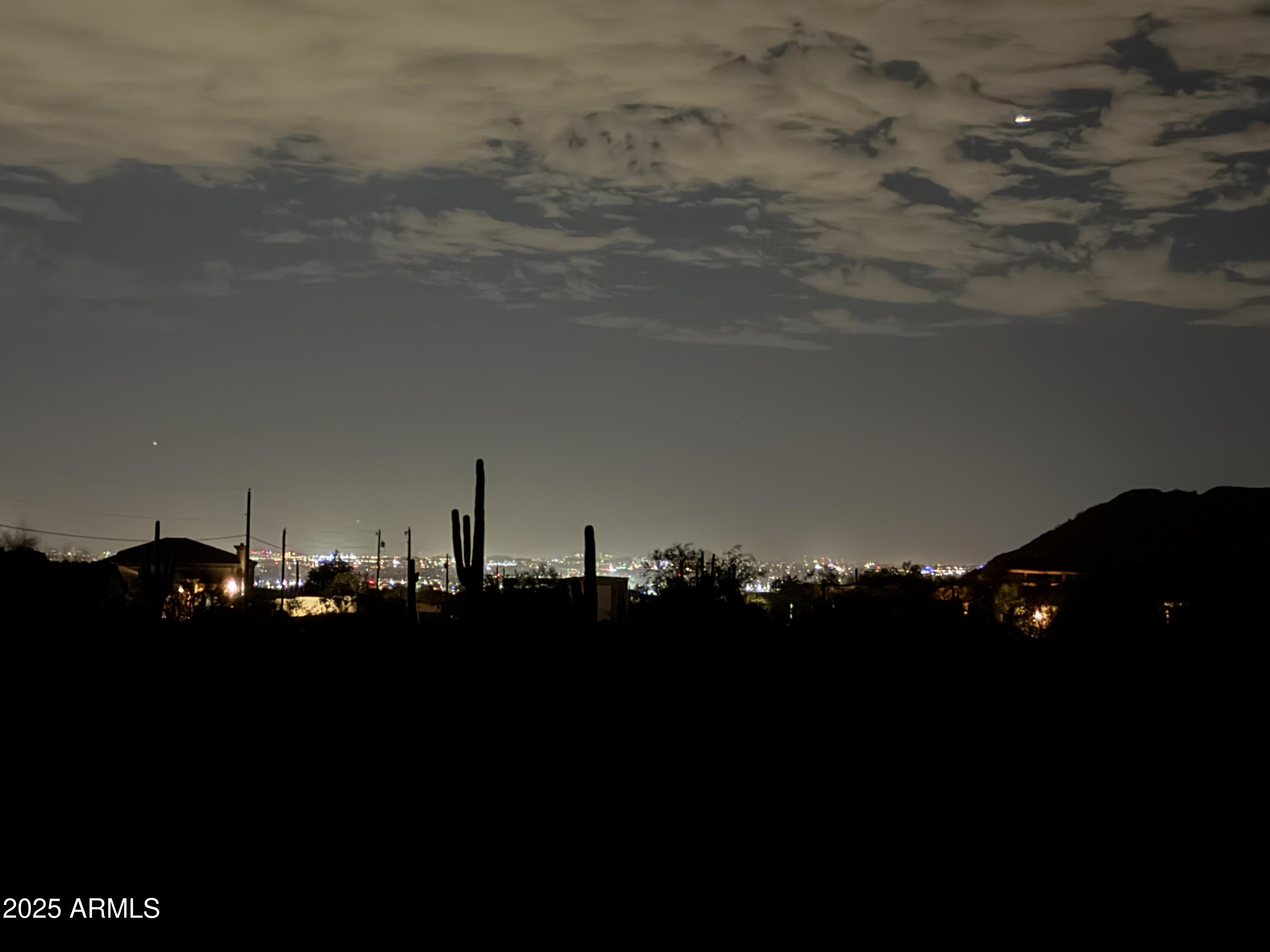 8404 N 82nd Place, -