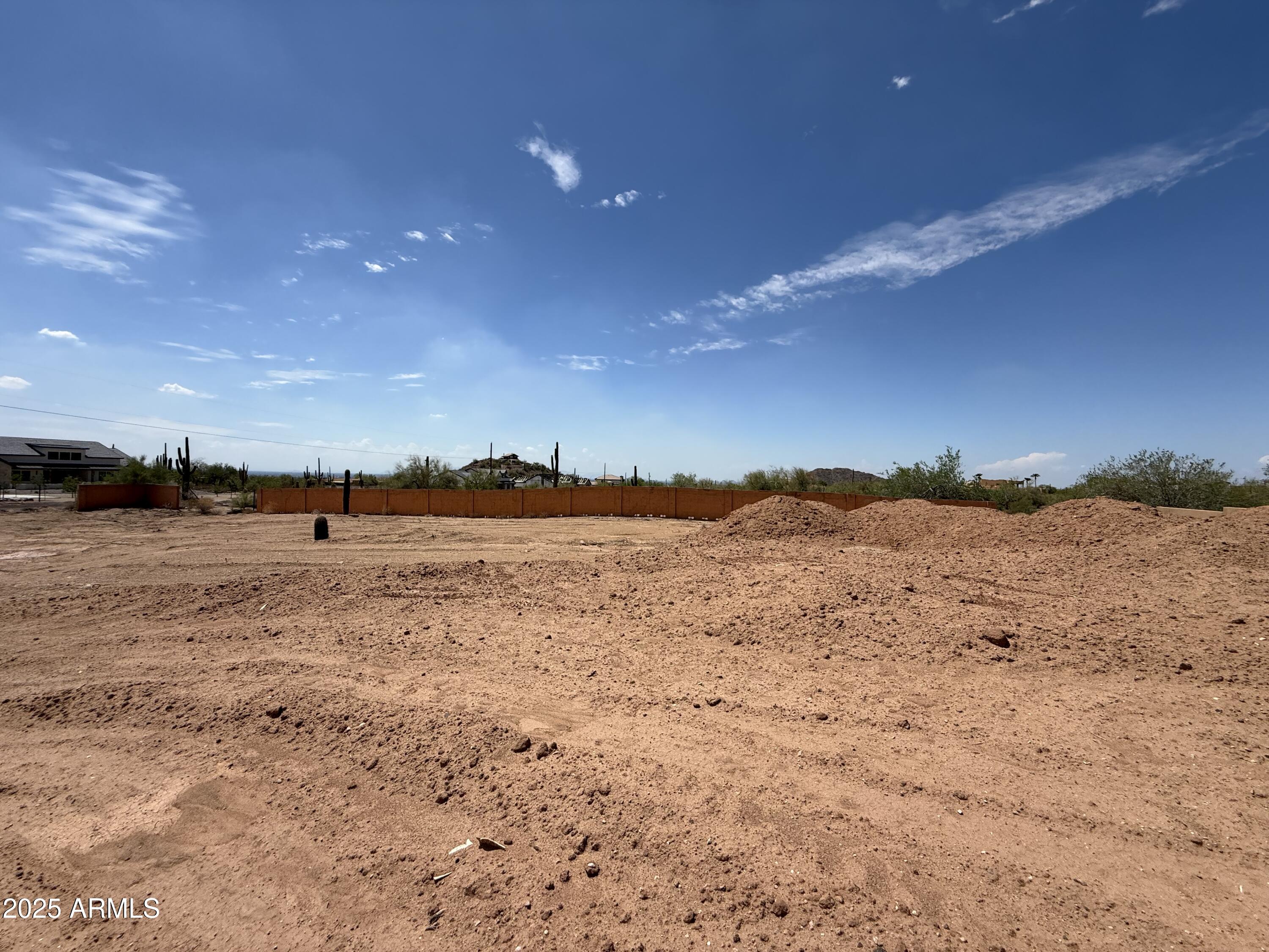 8404 N 82nd Place, -