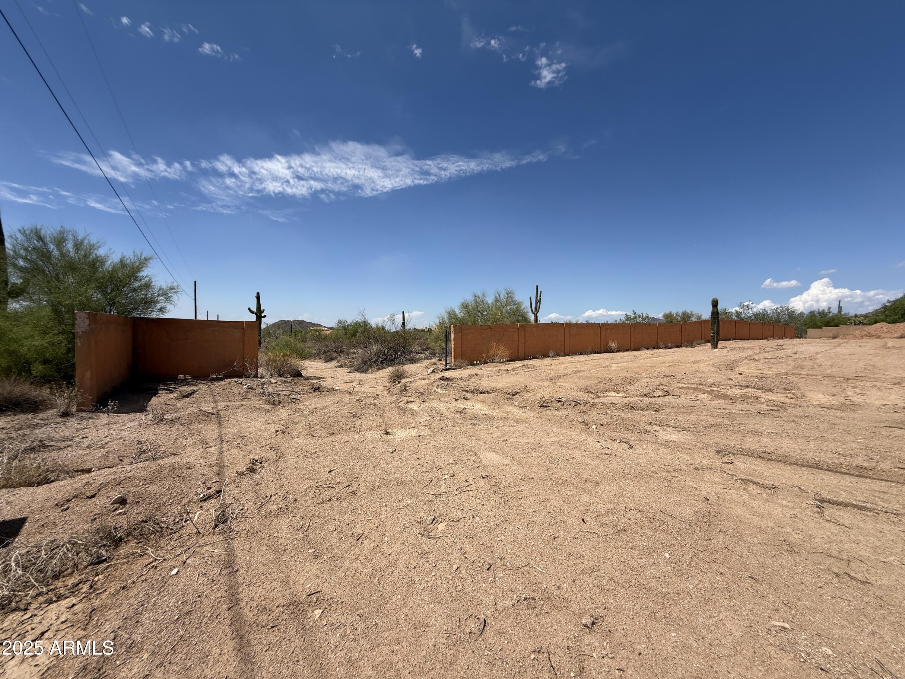 8404 N 82nd Place, -