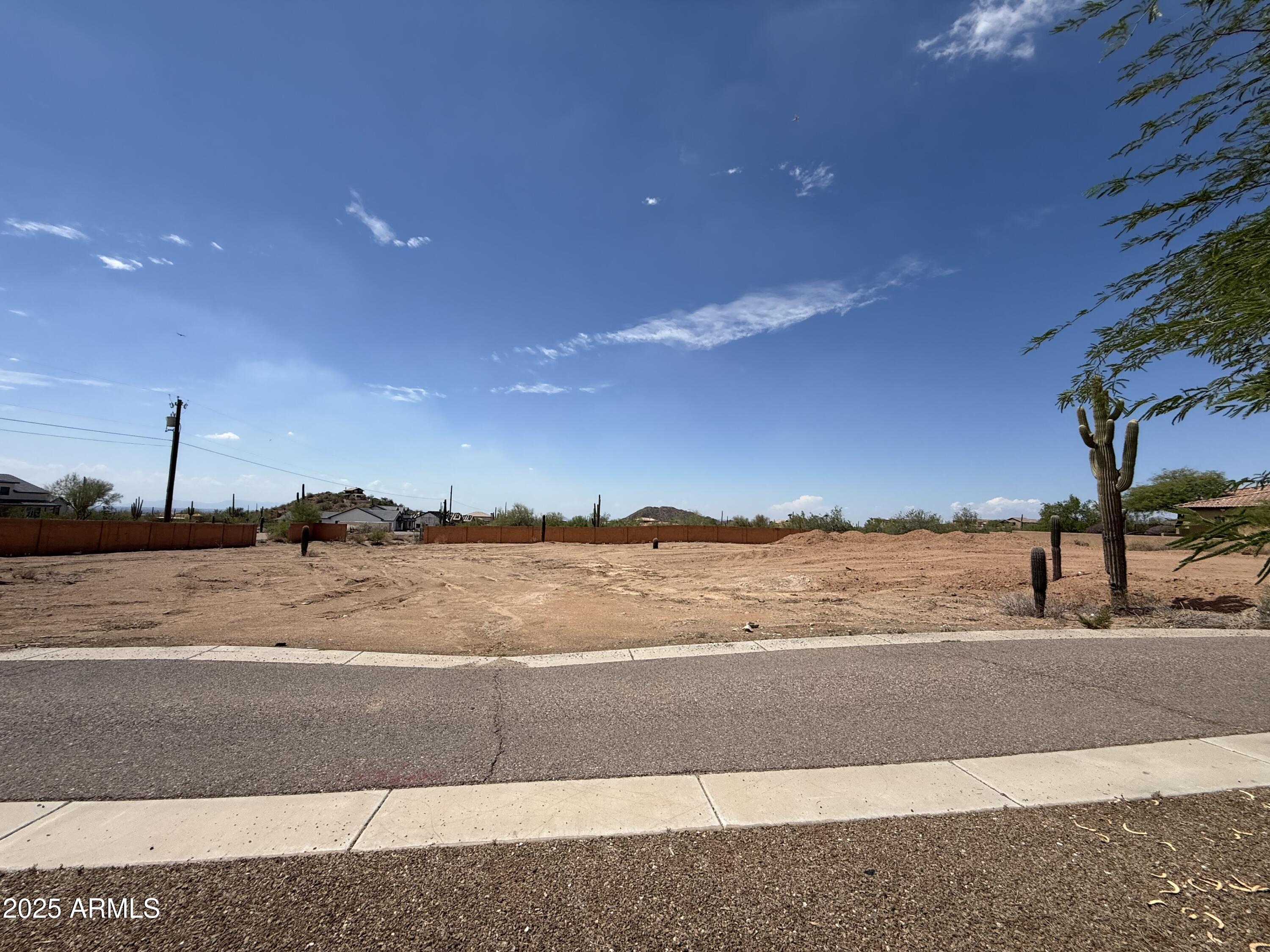 8404 N 82nd Place, -