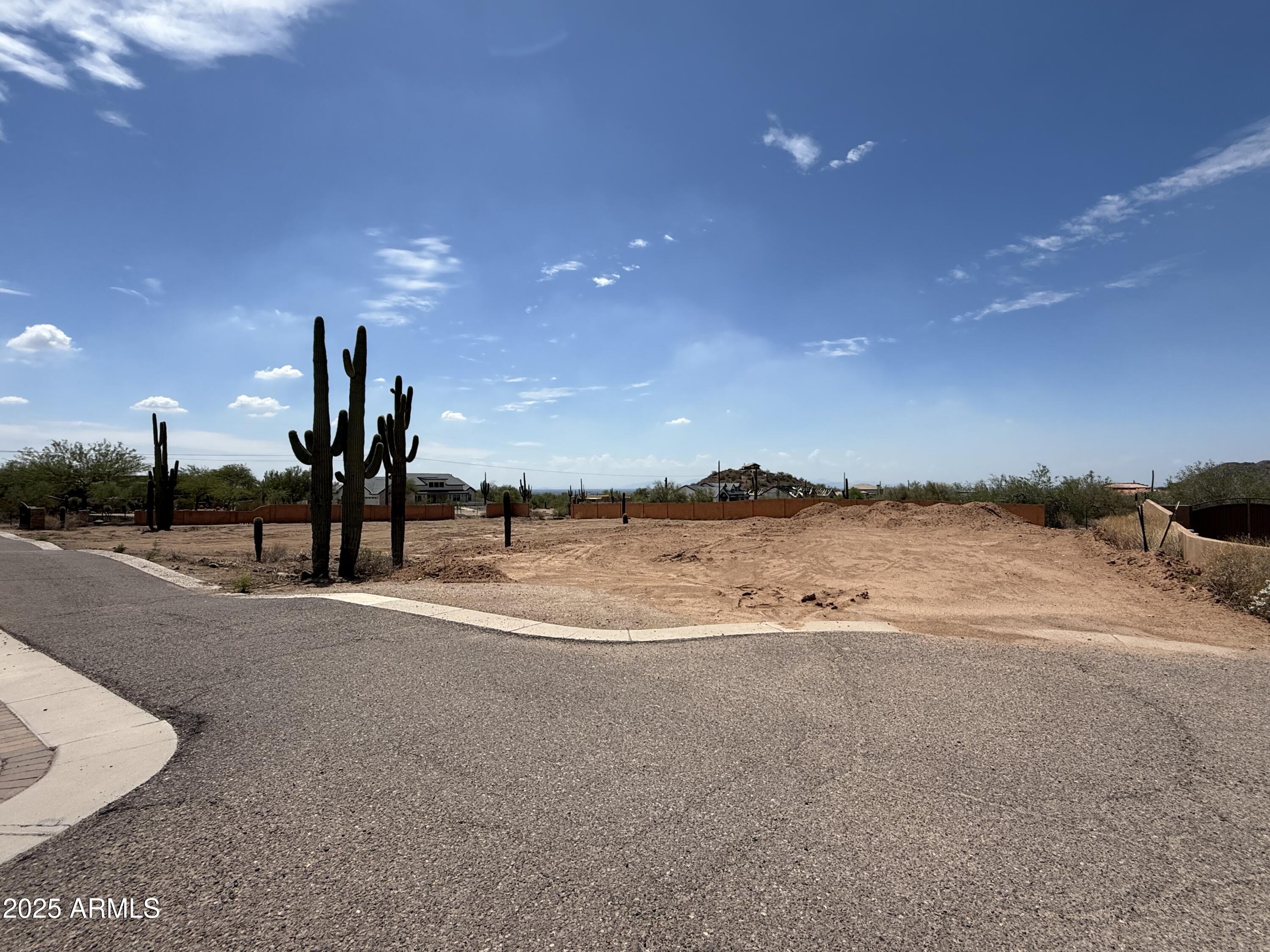 8404 N 82nd Place, -