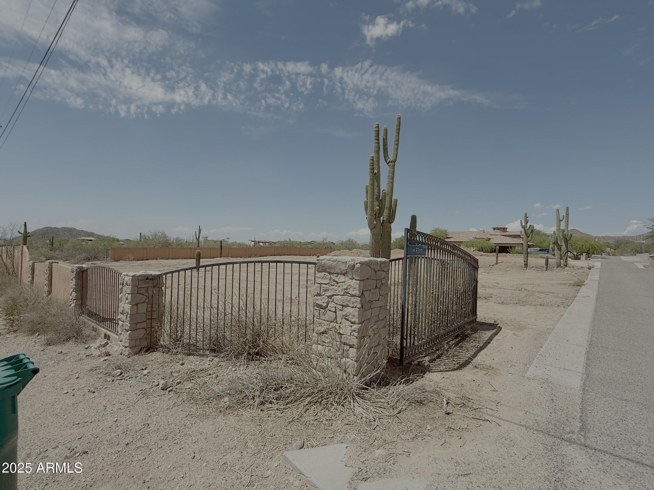 8404 N 82nd Place, -