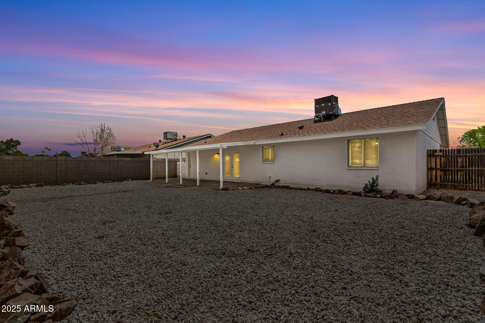 3622 W ALTADENA Avenue