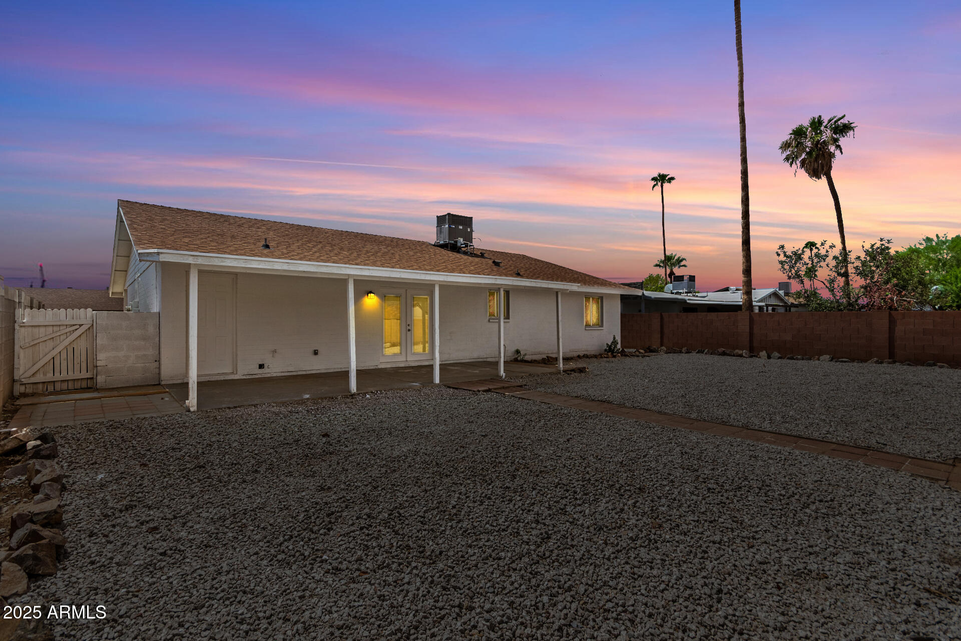 3622 W ALTADENA Avenue