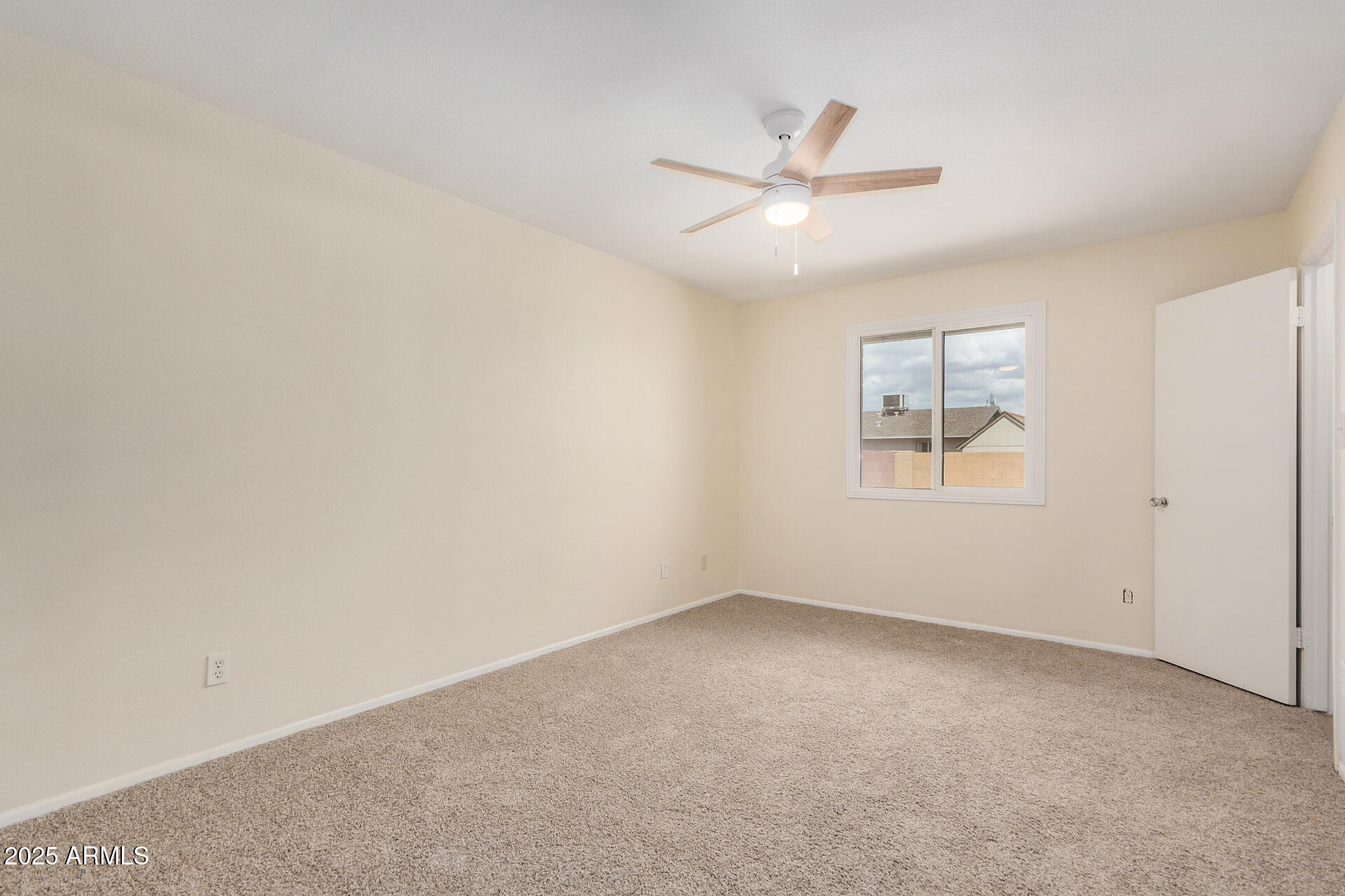 3622 W ALTADENA Avenue