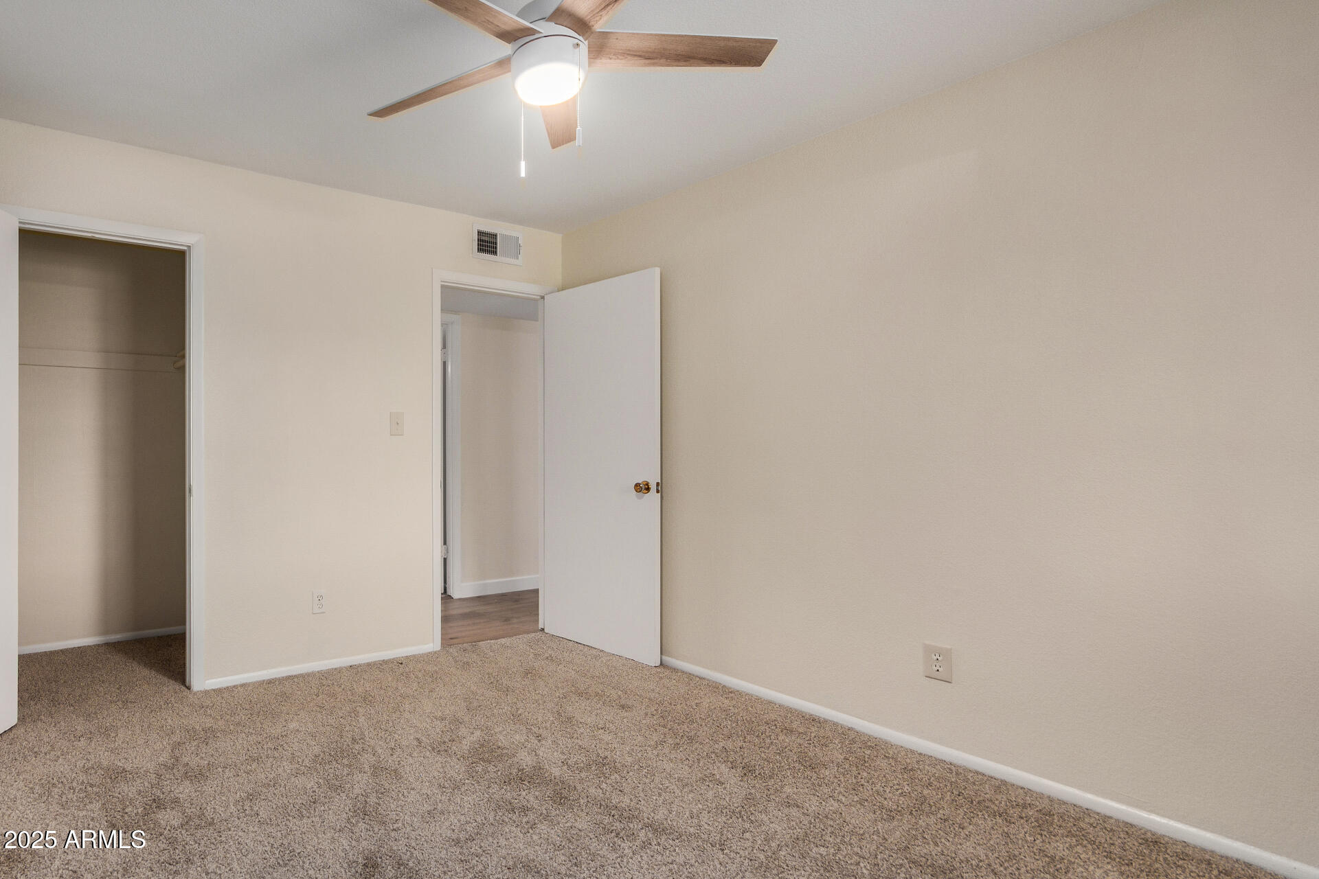 3622 W ALTADENA Avenue