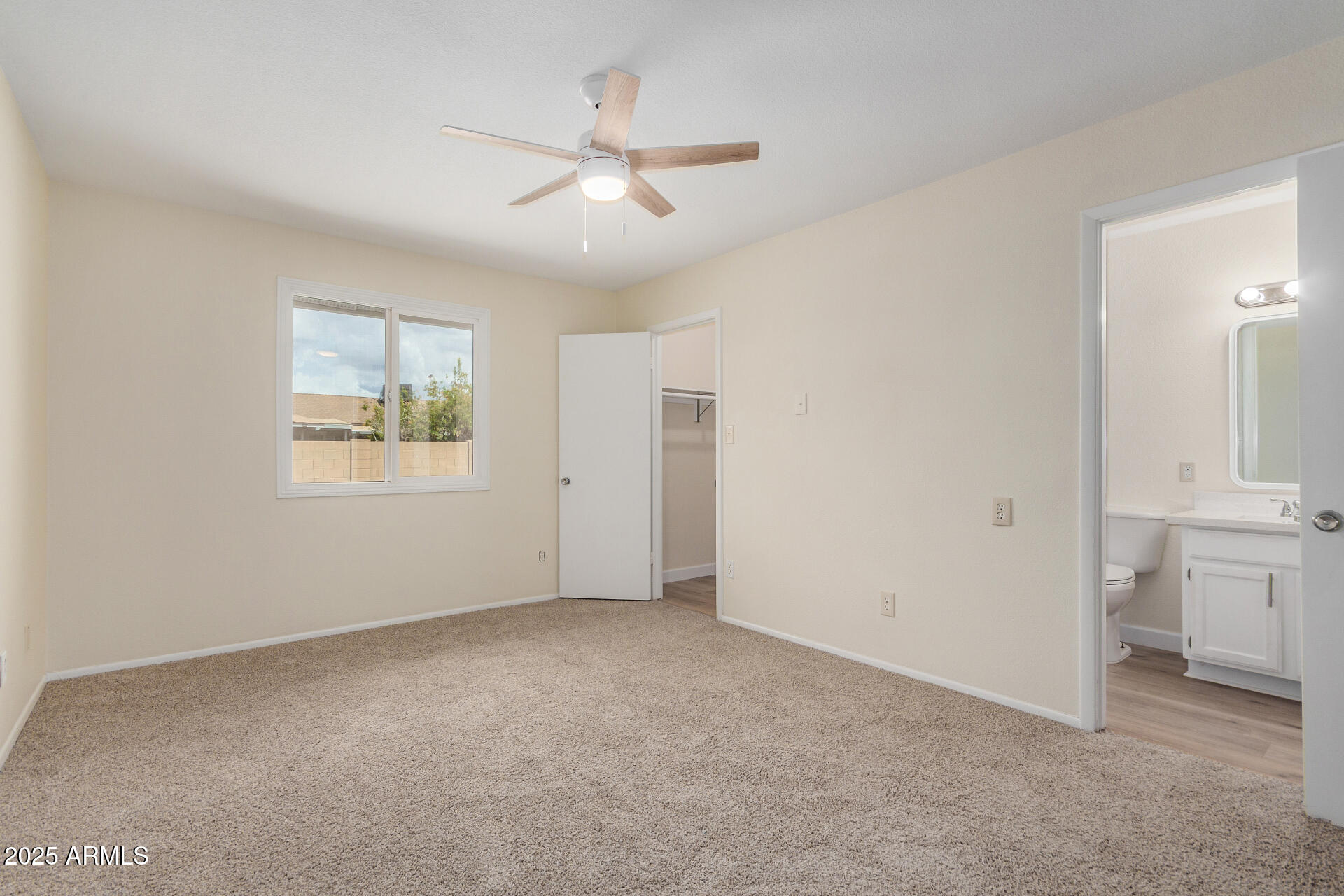 3622 W ALTADENA Avenue