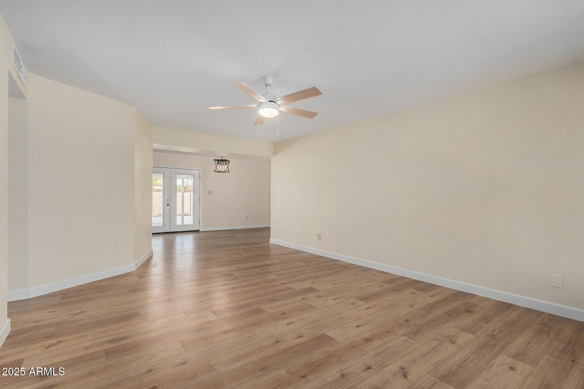 3622 W ALTADENA Avenue