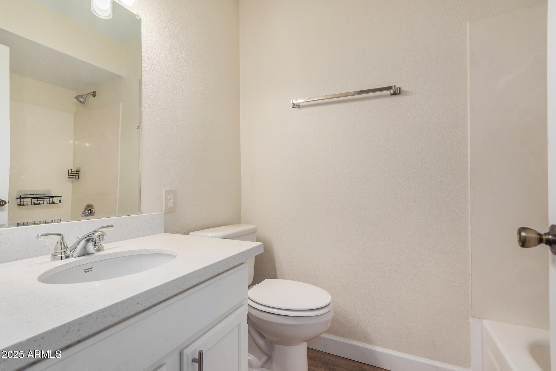 3622 W ALTADENA Avenue