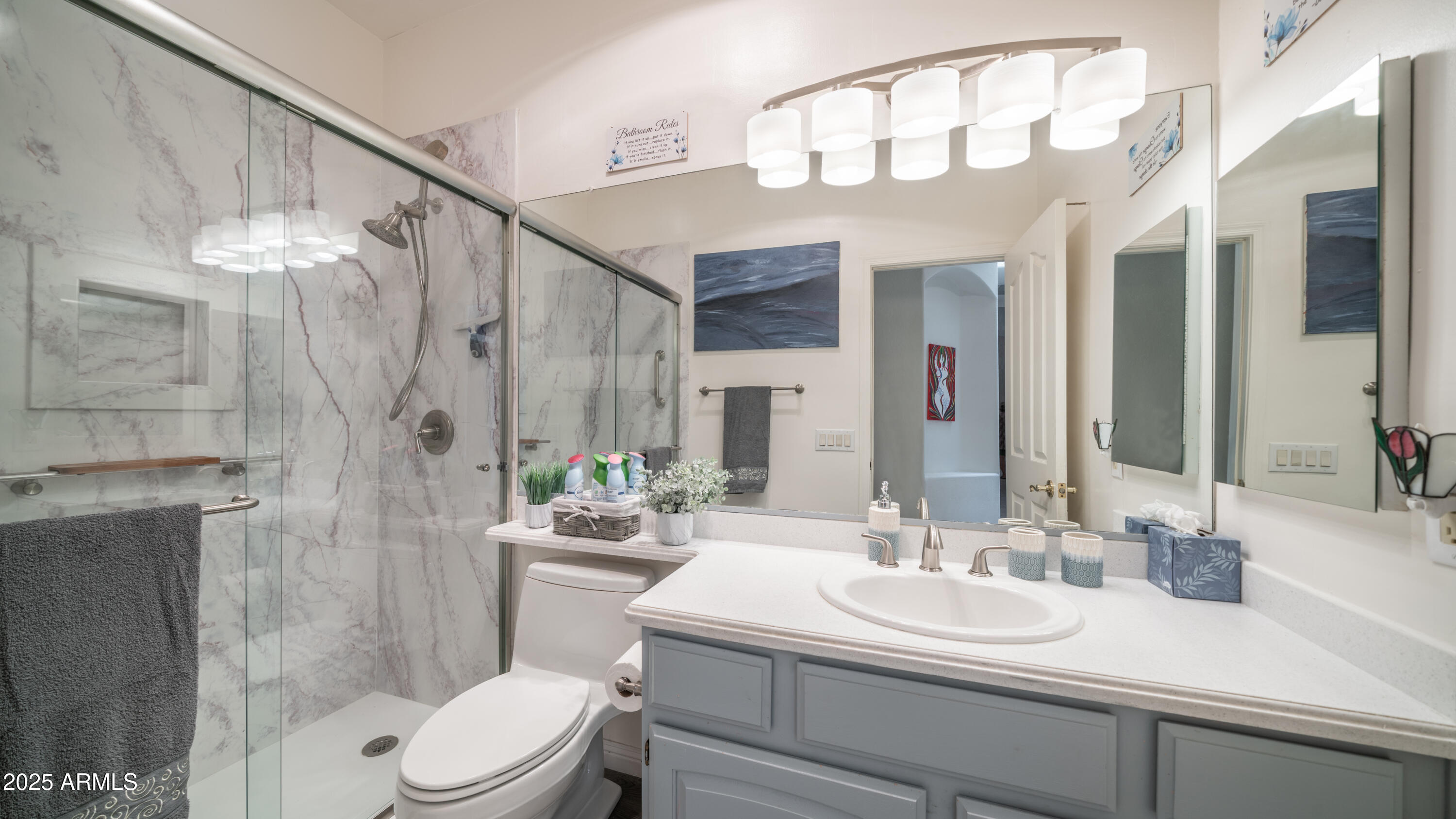 10533 E NACOMA Drive