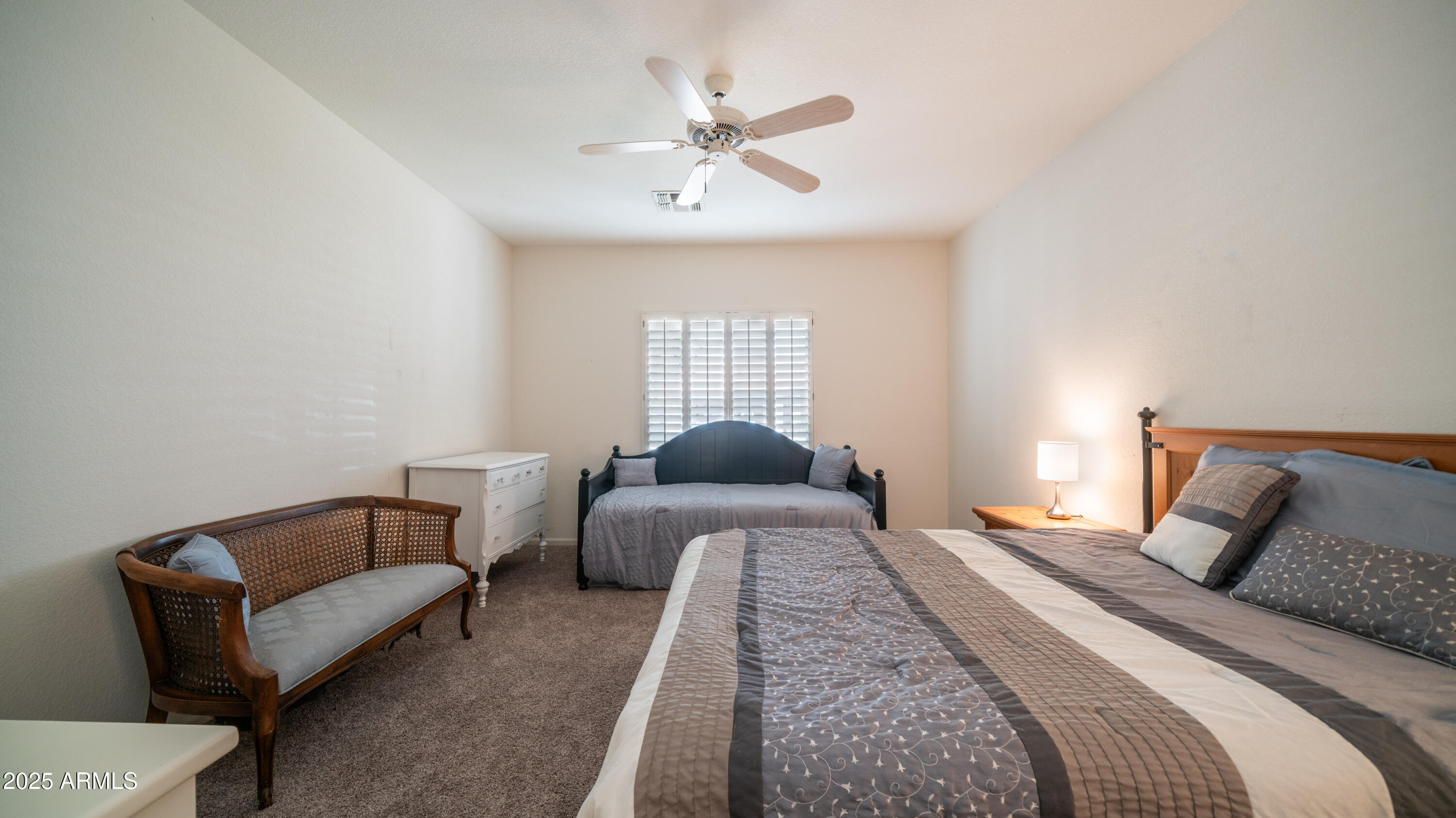 10533 E NACOMA Drive