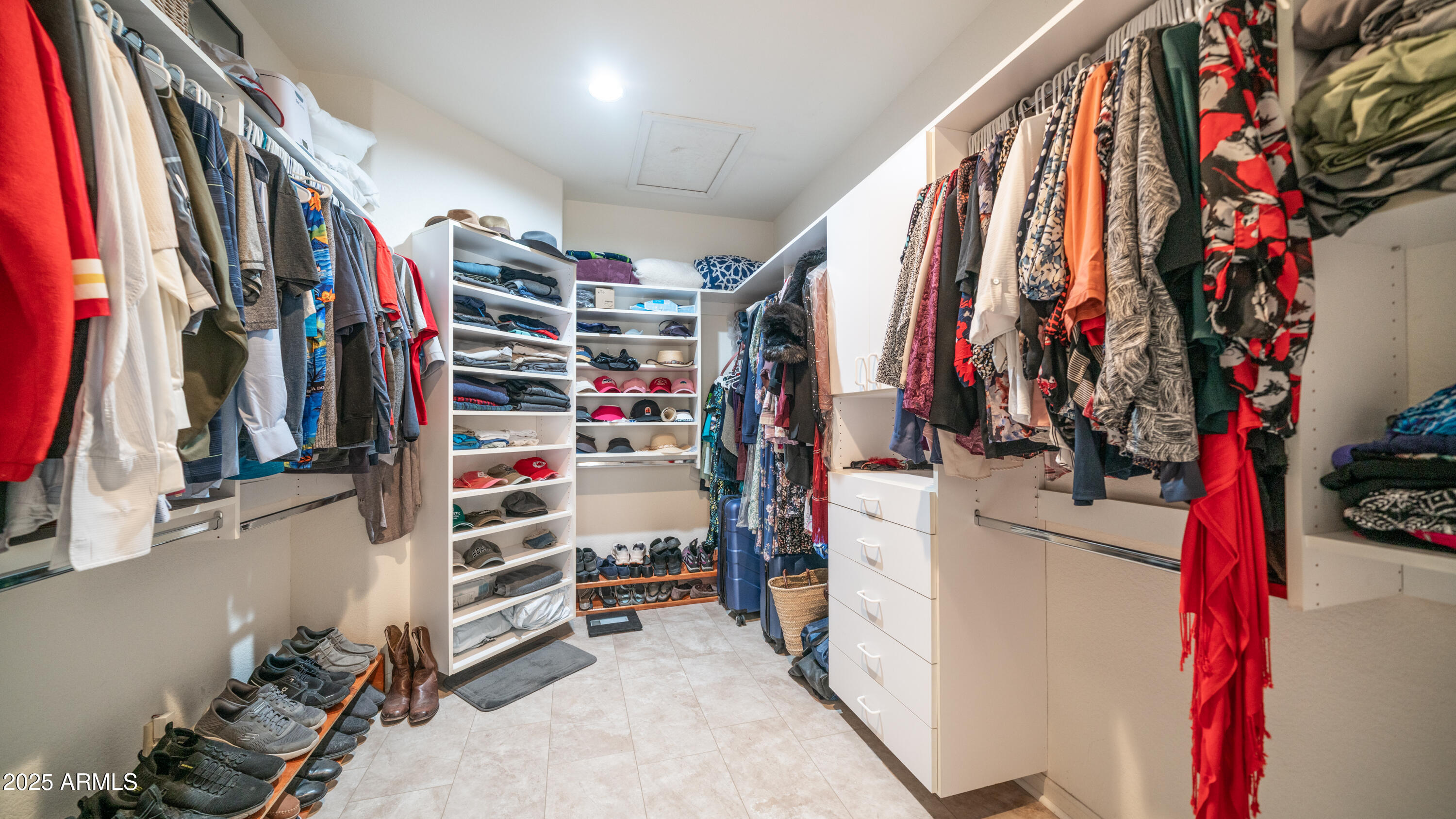 10533 E NACOMA Drive