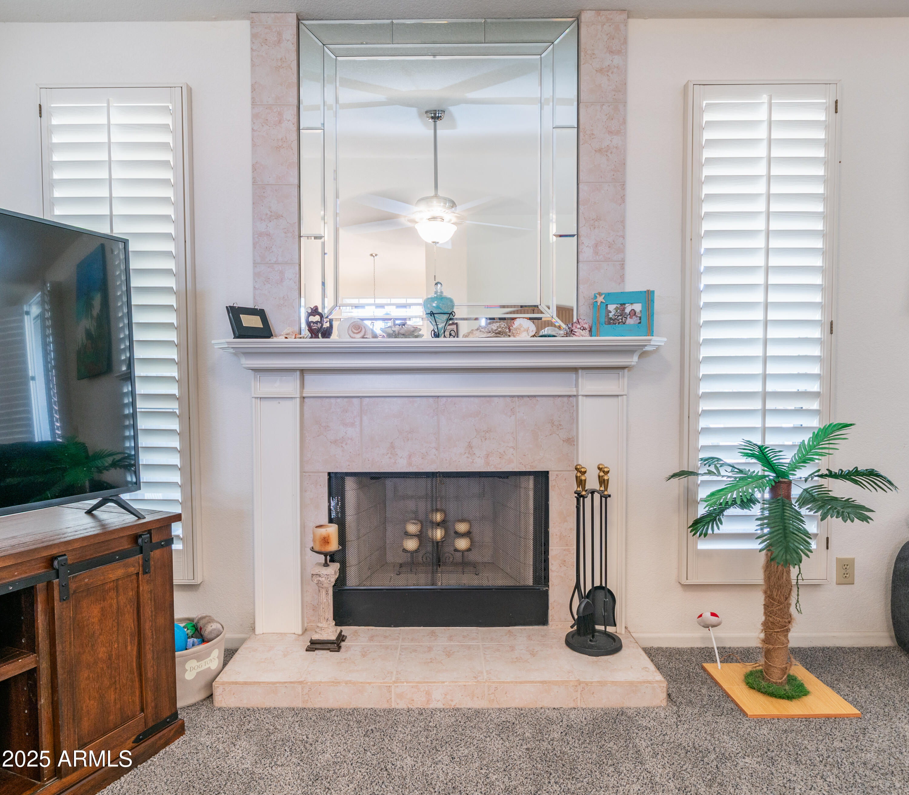 10533 E NACOMA Drive