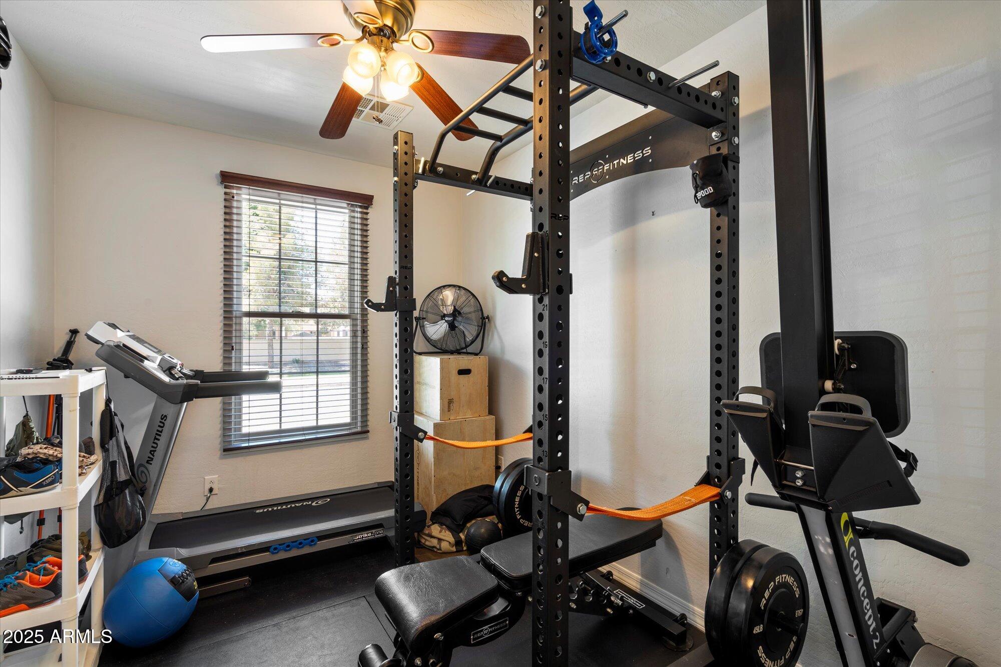 2204 E BOWKER Street