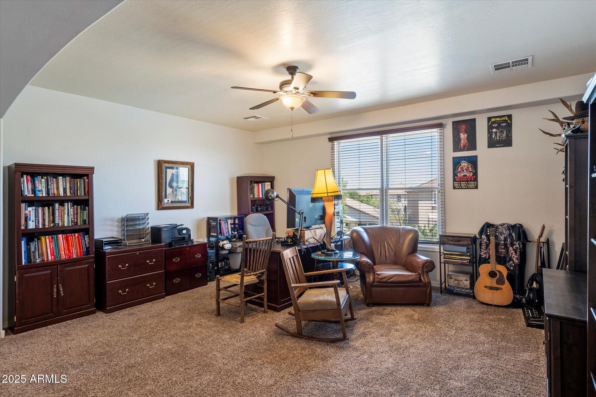 2204 E BOWKER Street