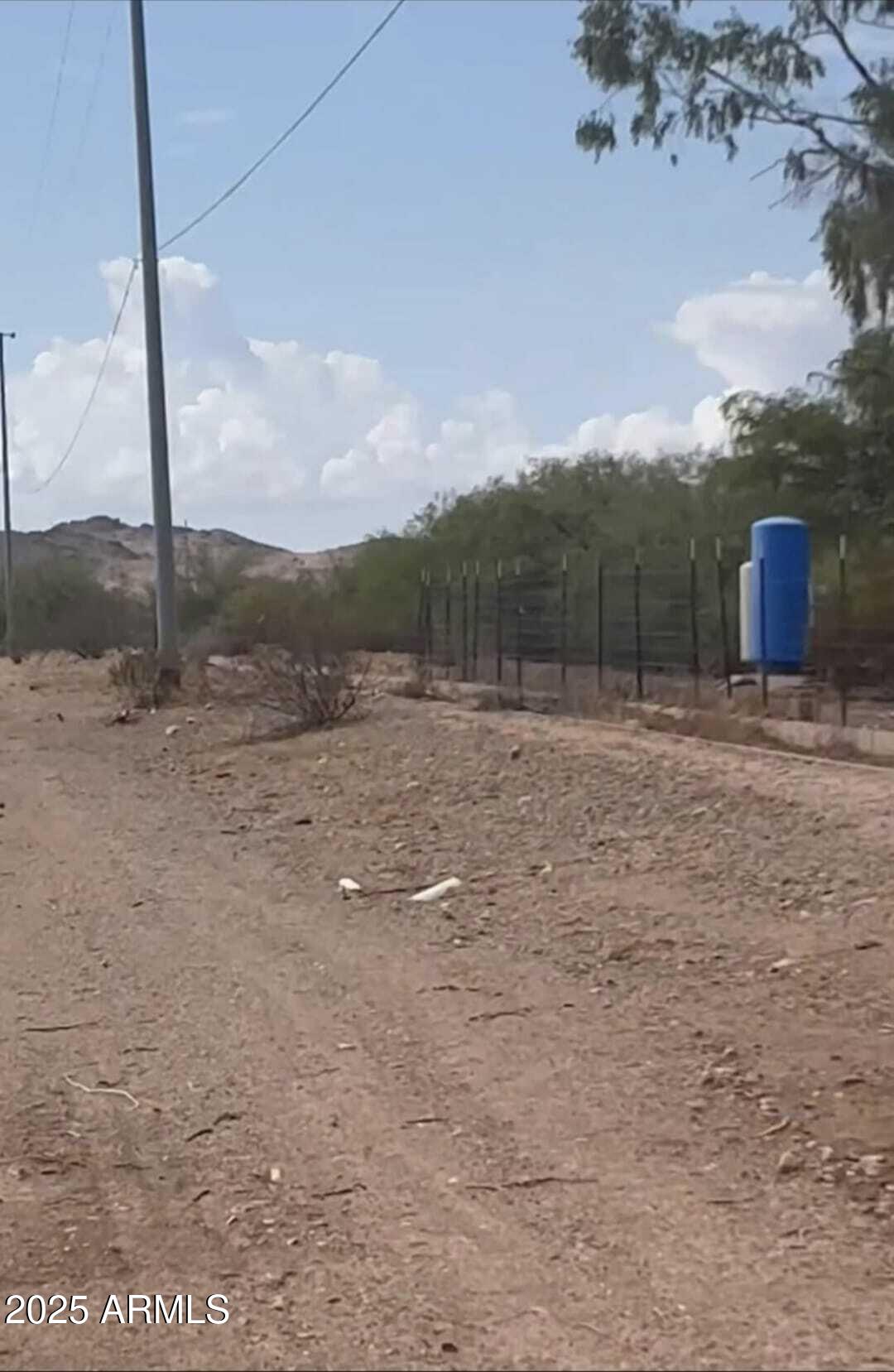 431XX W Earll Drive, -