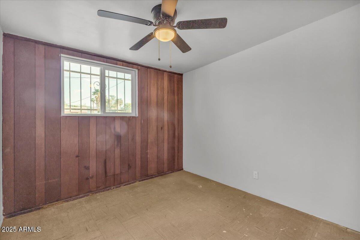 1837 E PLEASANT Lane