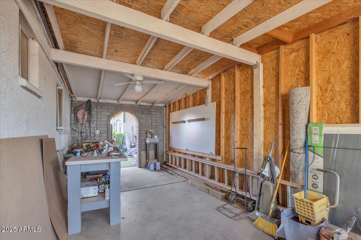 1837 E PLEASANT Lane