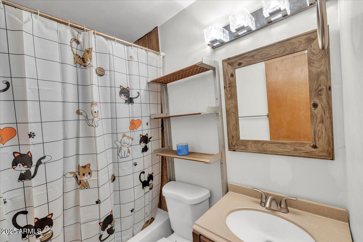 1837 E PLEASANT Lane