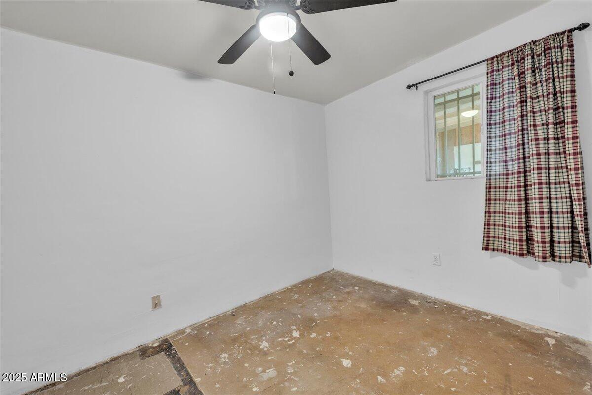 1837 E PLEASANT Lane