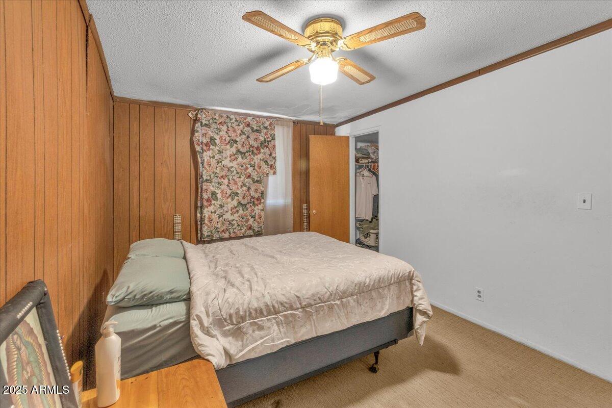 1837 E PLEASANT Lane