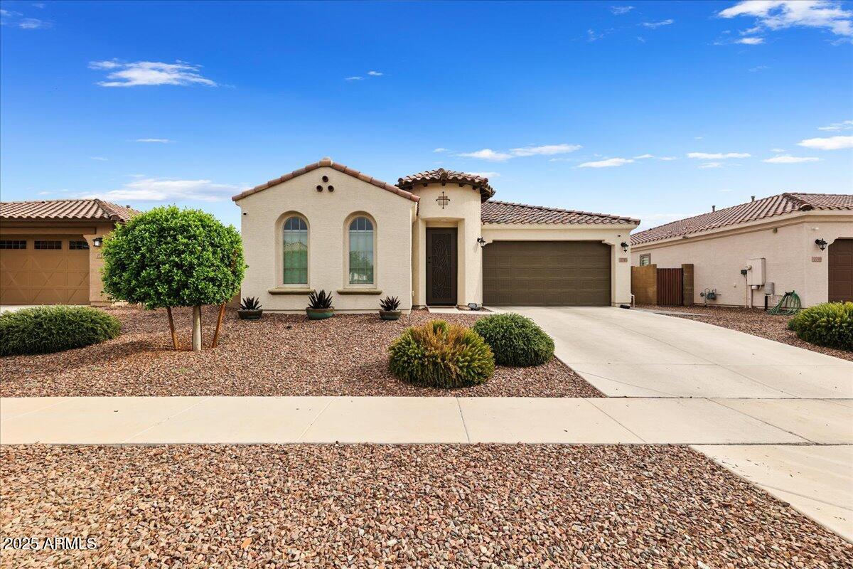 2745 W POLLACK Street