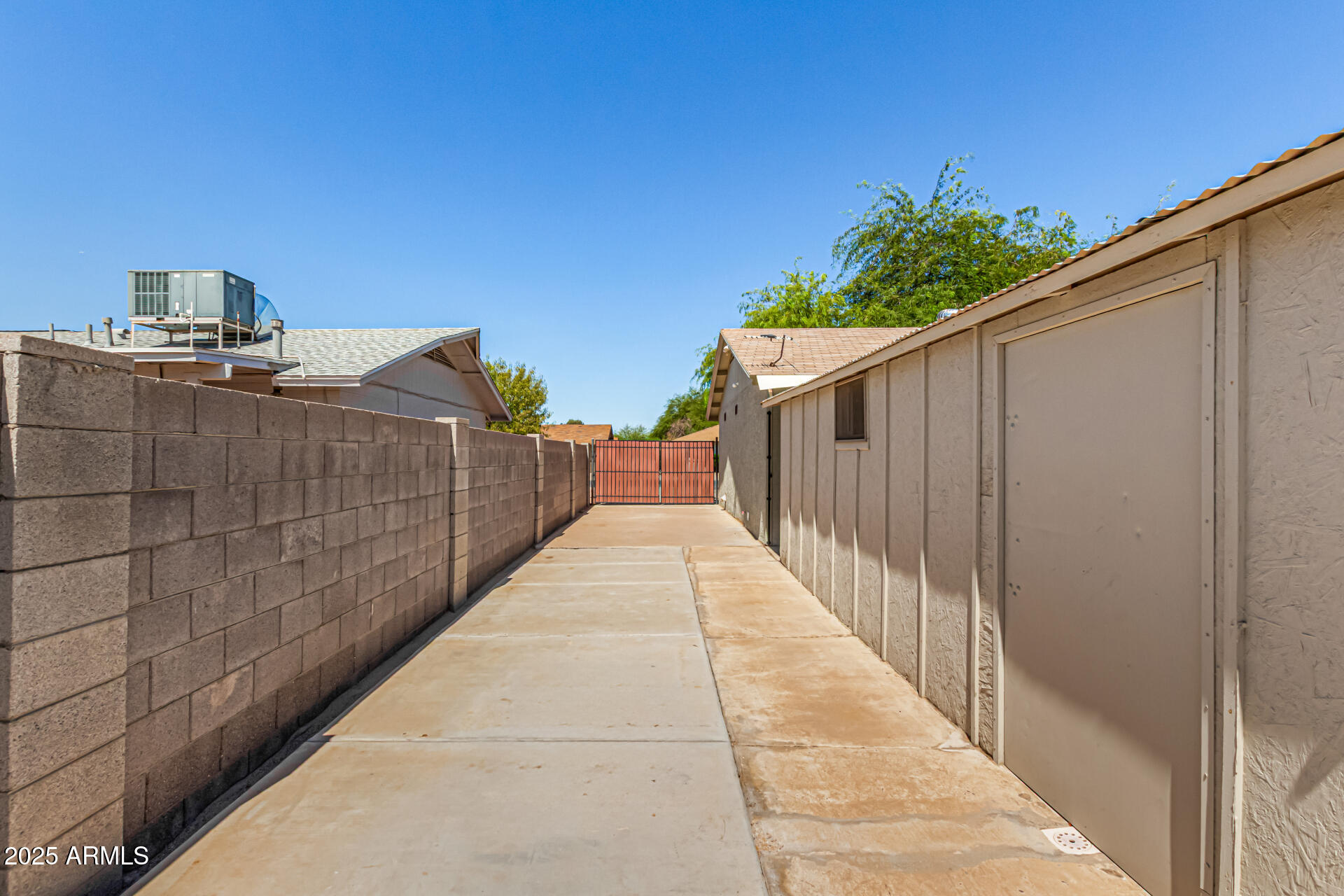 651 E CARLA VISTA Drive