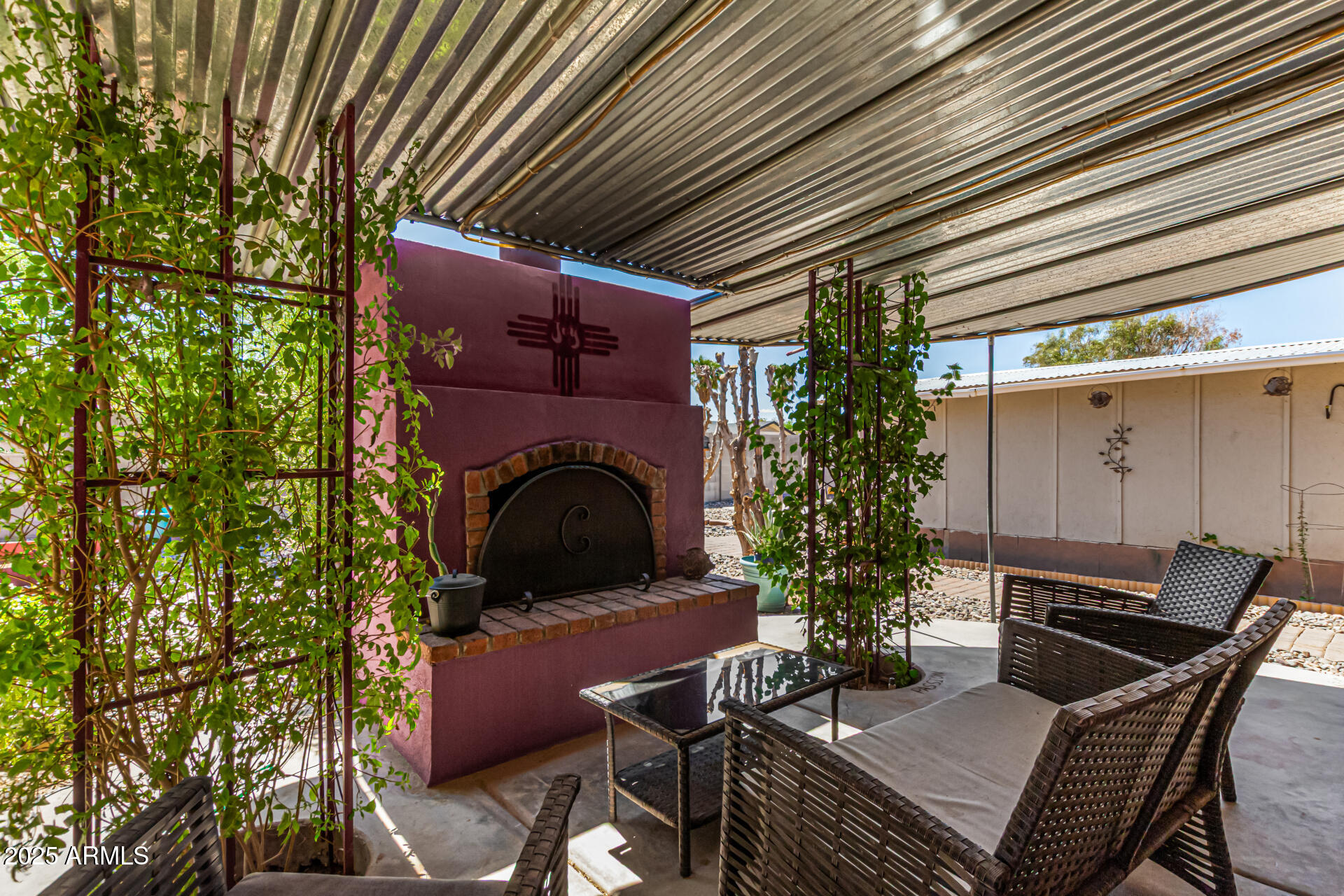 651 E CARLA VISTA Drive