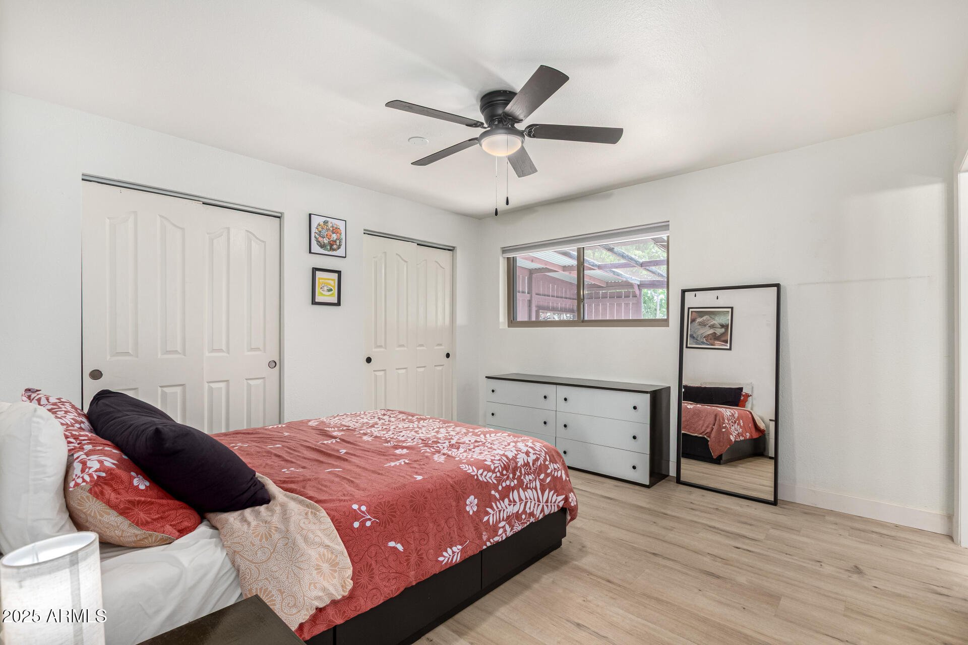 651 E CARLA VISTA Drive