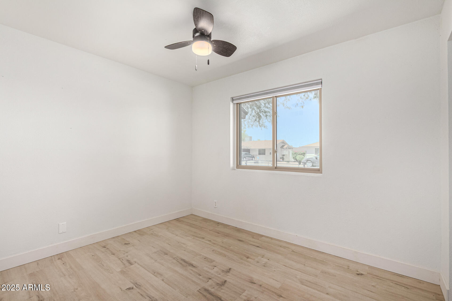 651 E CARLA VISTA Drive