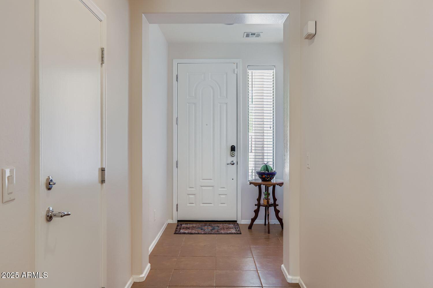 3323 E OAKLAND Street