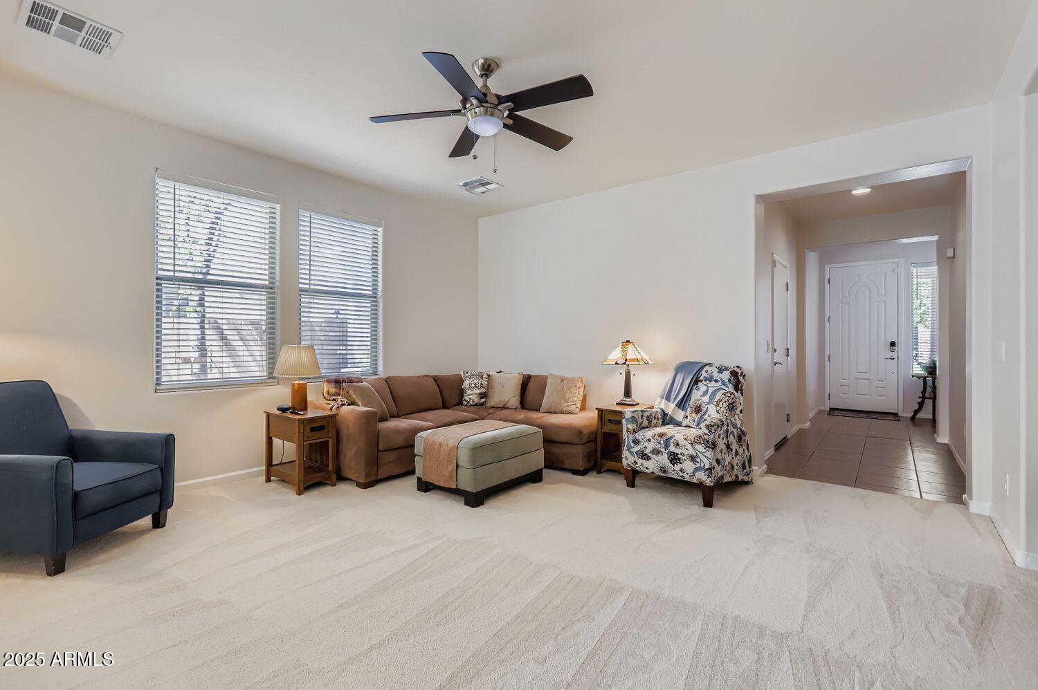 3323 E OAKLAND Street