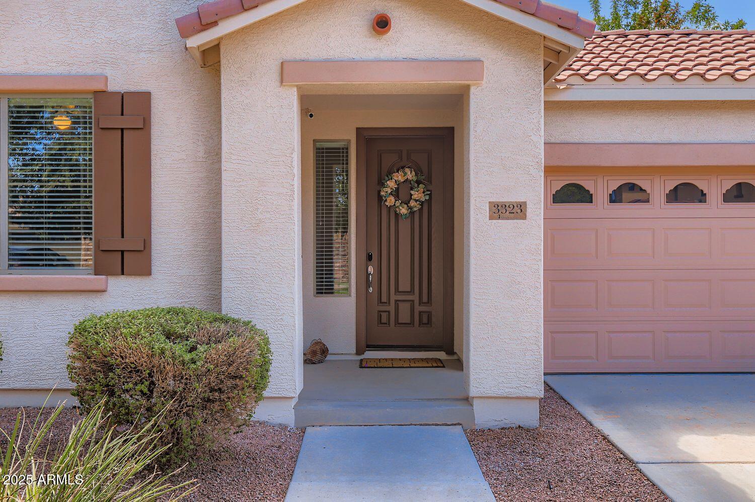 3323 E OAKLAND Street