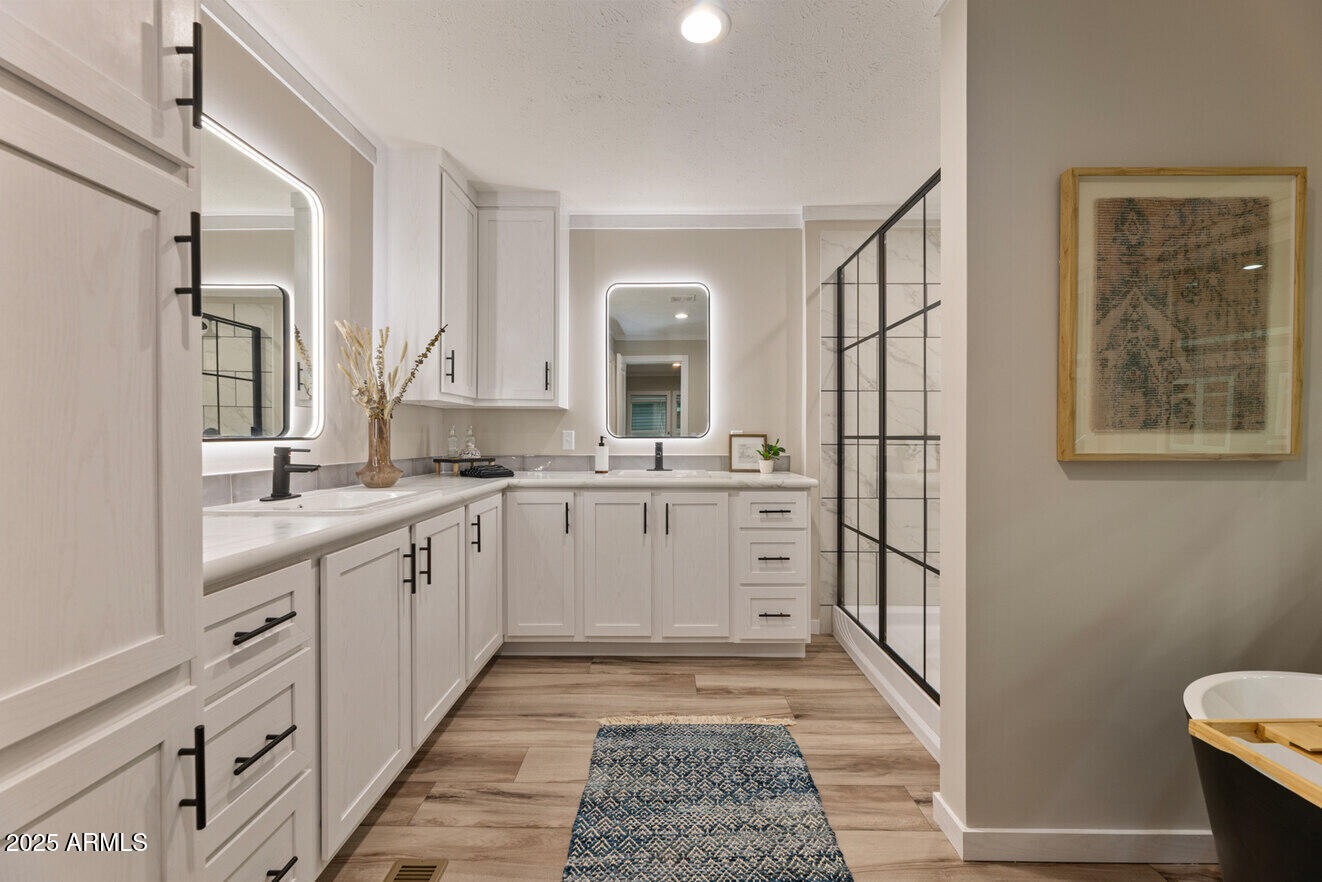 2604 E 9th Sundown Lane