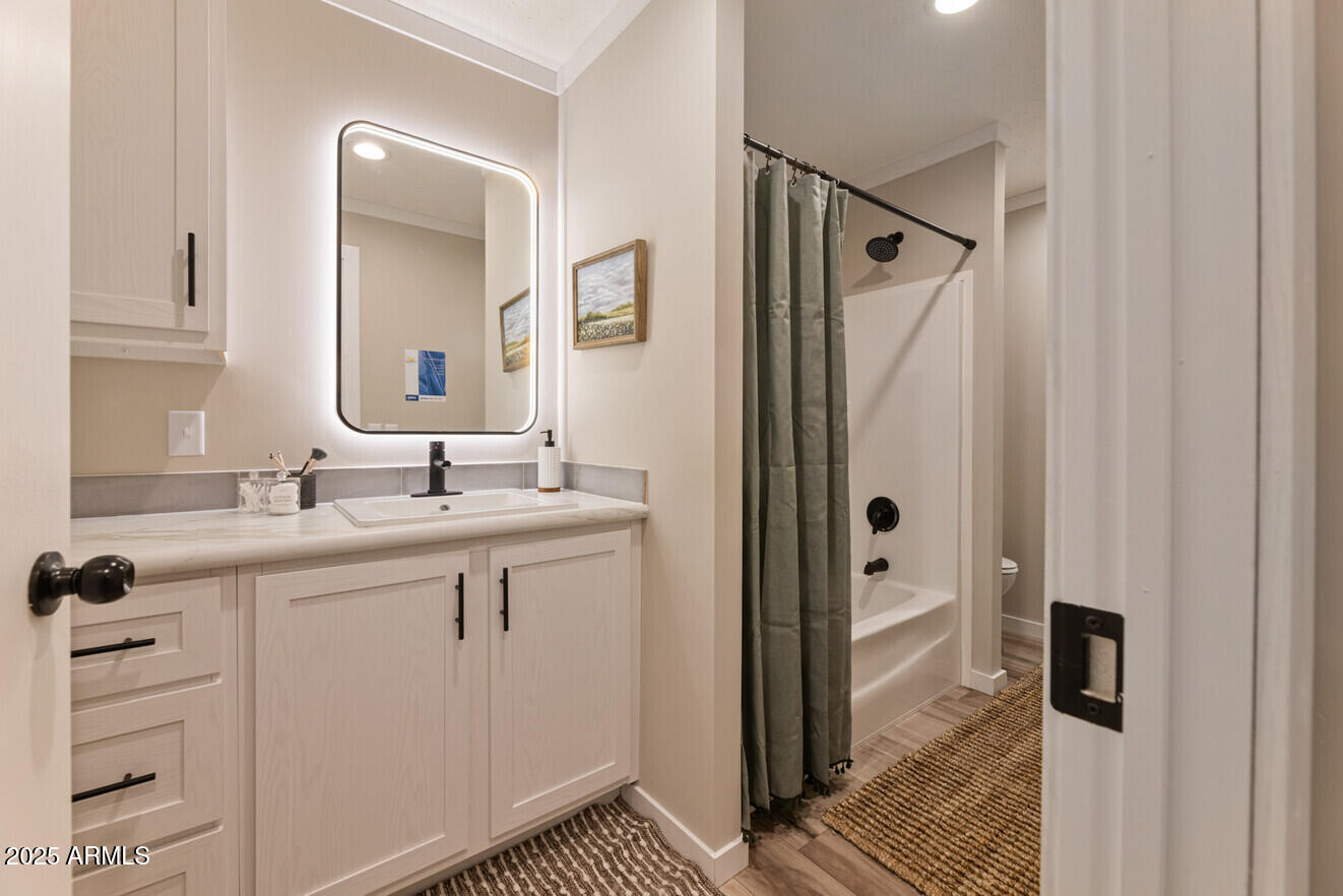 2604 E 9th Sundown Lane