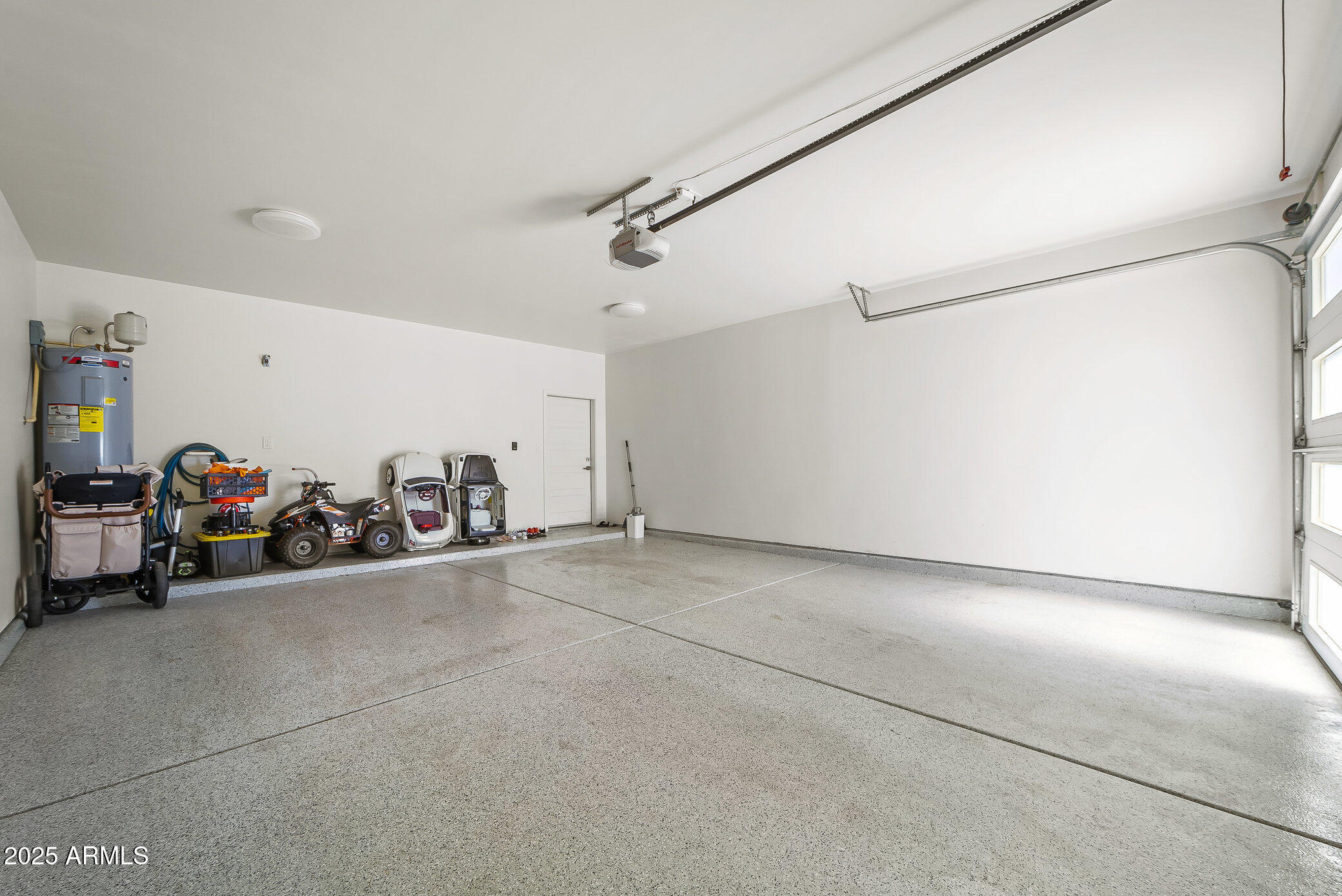 2914 E BLANCHE Drive